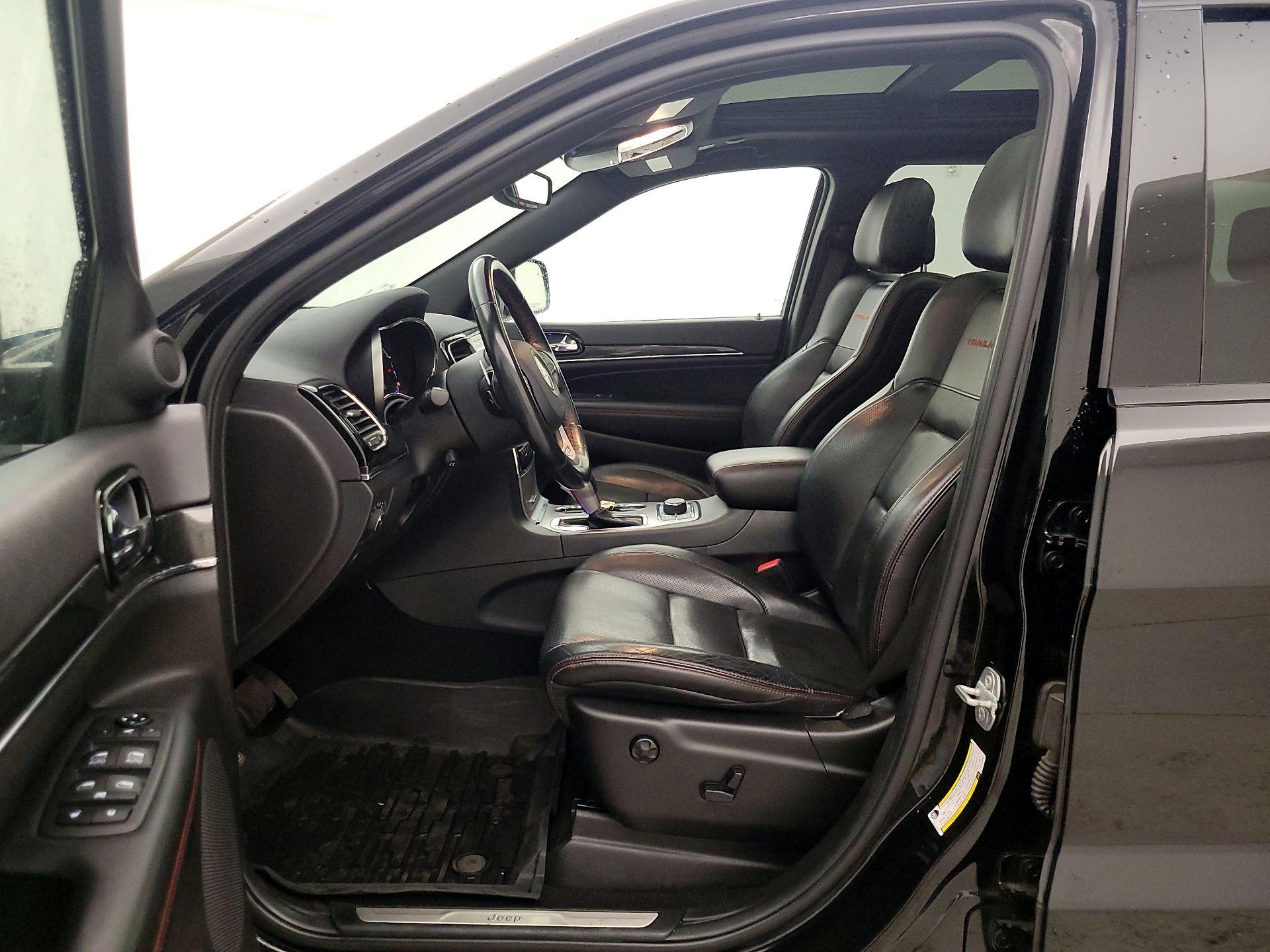 Thumbnail: 2020 Jeep Grand Cherokee - 11