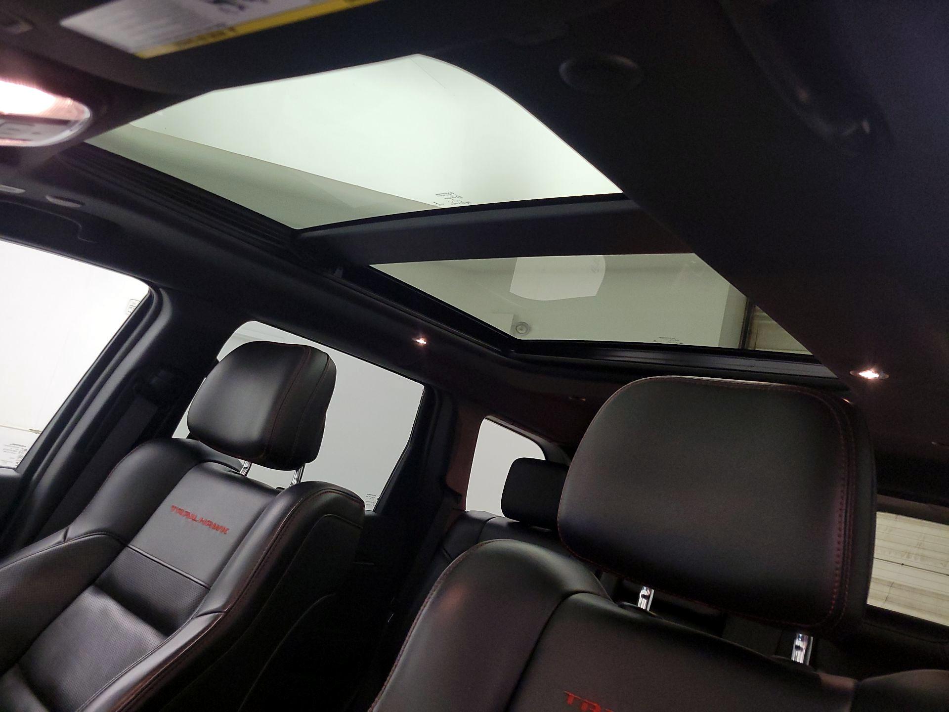 Thumbnail: 2020 Jeep Grand Cherokee - 20