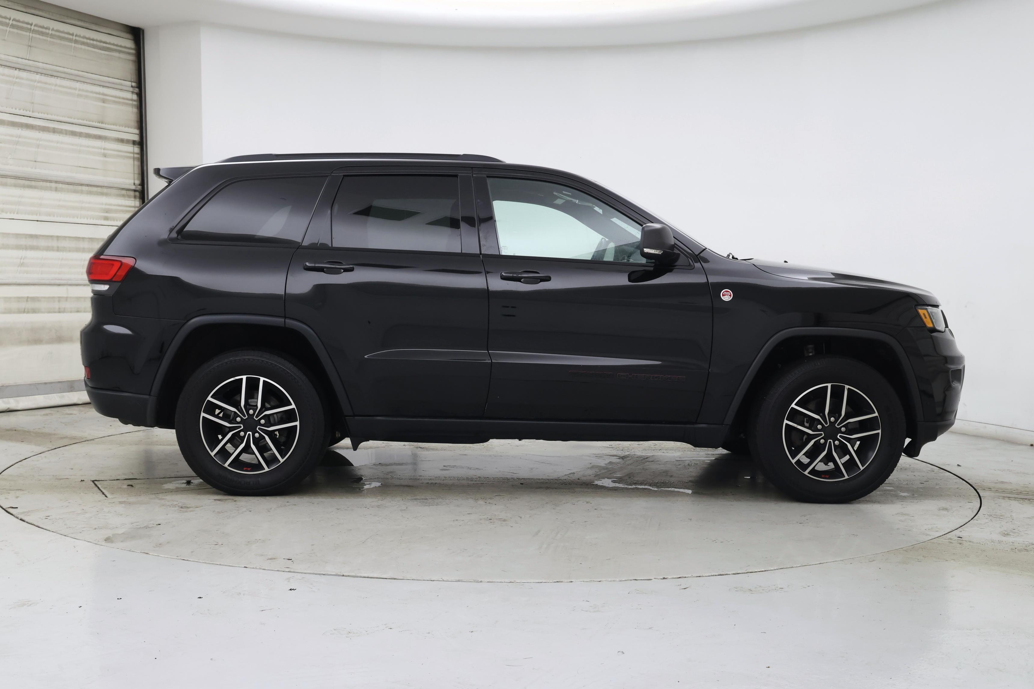 Thumbnail: 2020 Jeep Grand Cherokee - 7