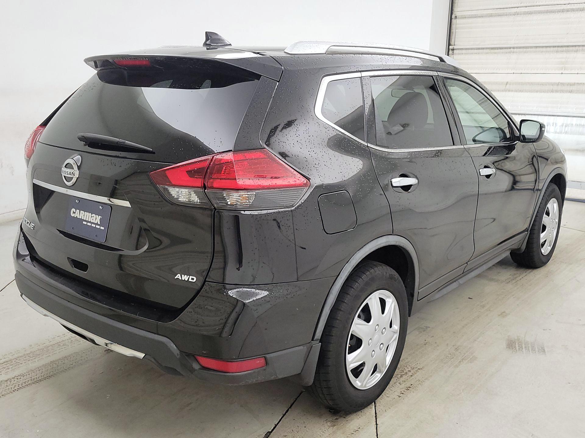 Thumbnail: 2017 Nissan Rogue - 5