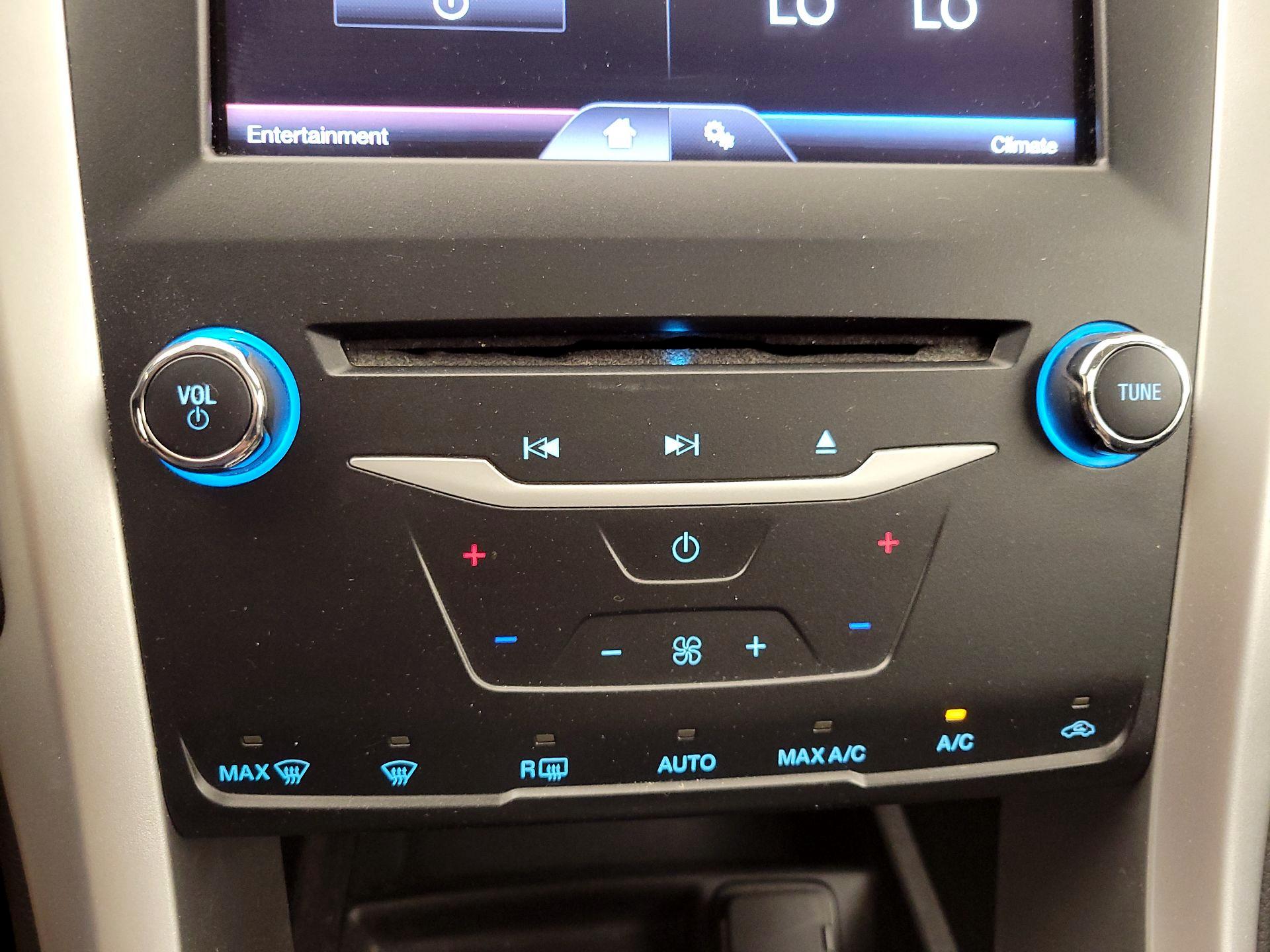 Thumbnail: 2013 Ford Fusion - 16