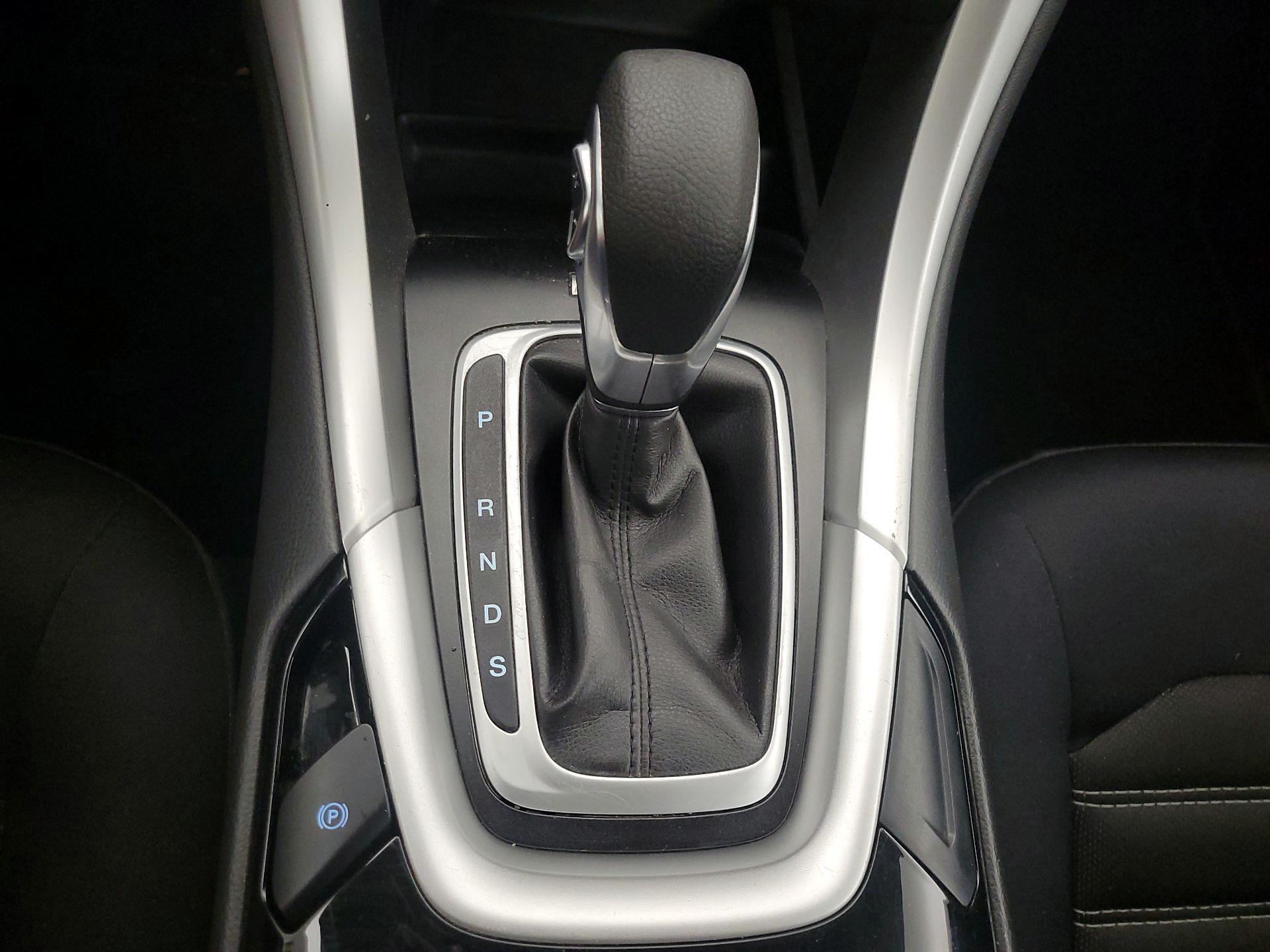 Thumbnail: 2013 Ford Fusion - 17