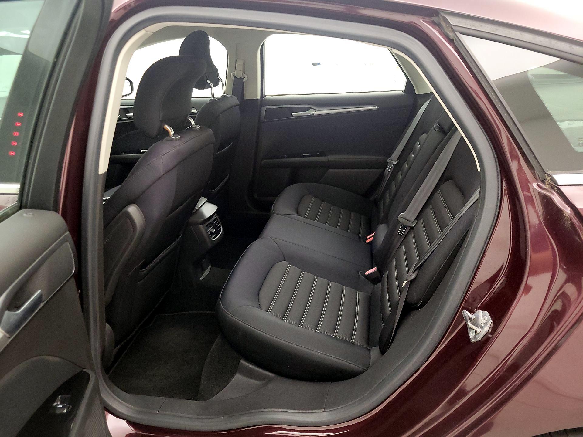 Thumbnail: 2013 Ford Fusion - 20