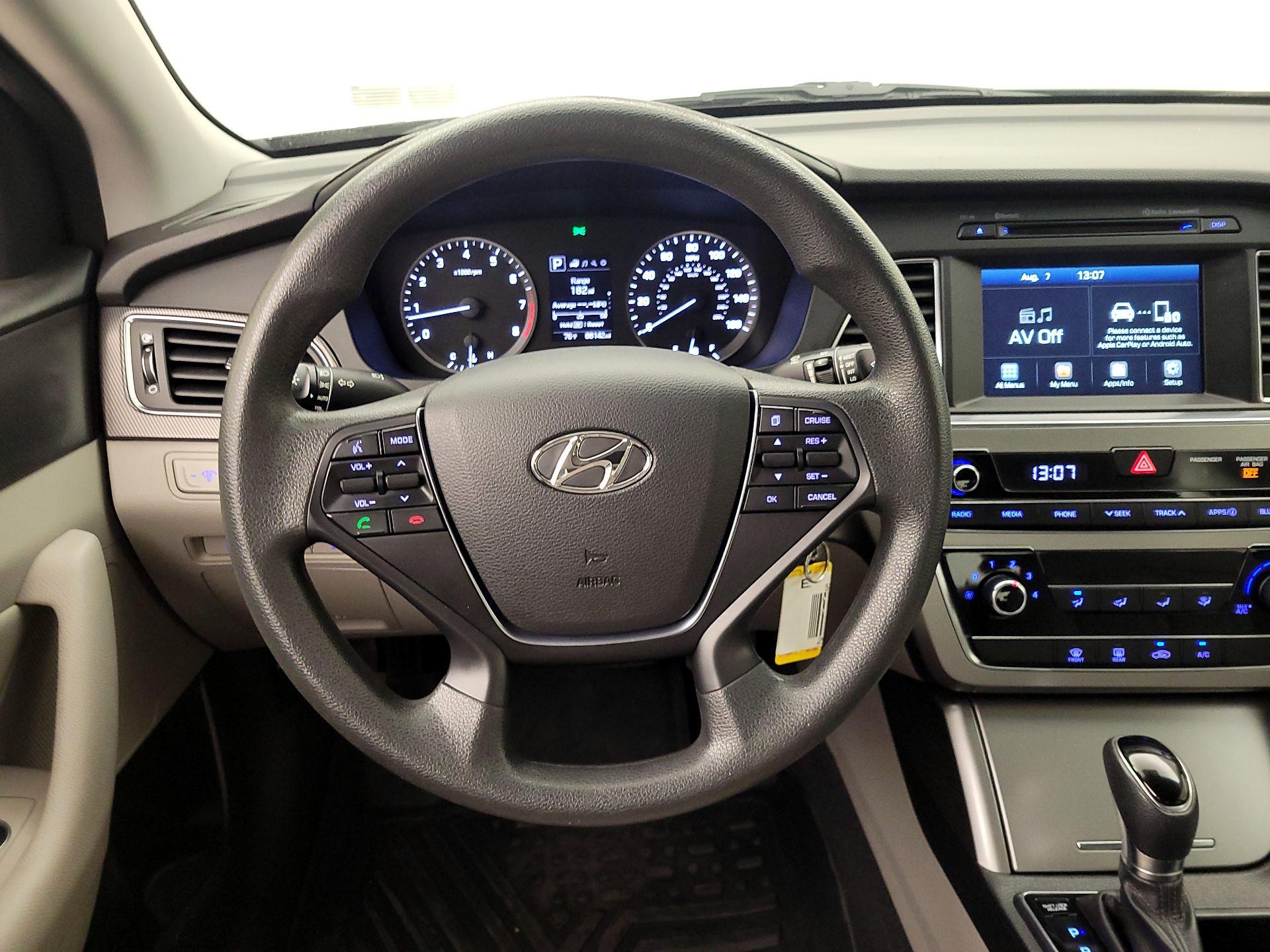 Thumbnail: 2017 Hyundai Sonata - 10