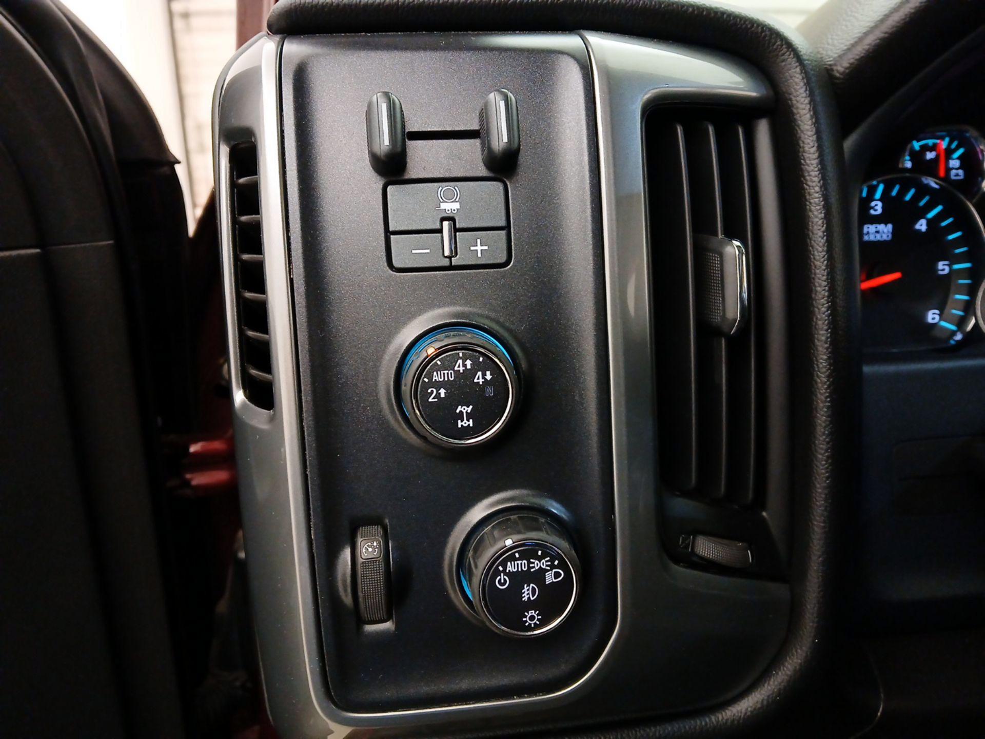 Thumbnail: 2015 Chevrolet Silverado 1500 - 13