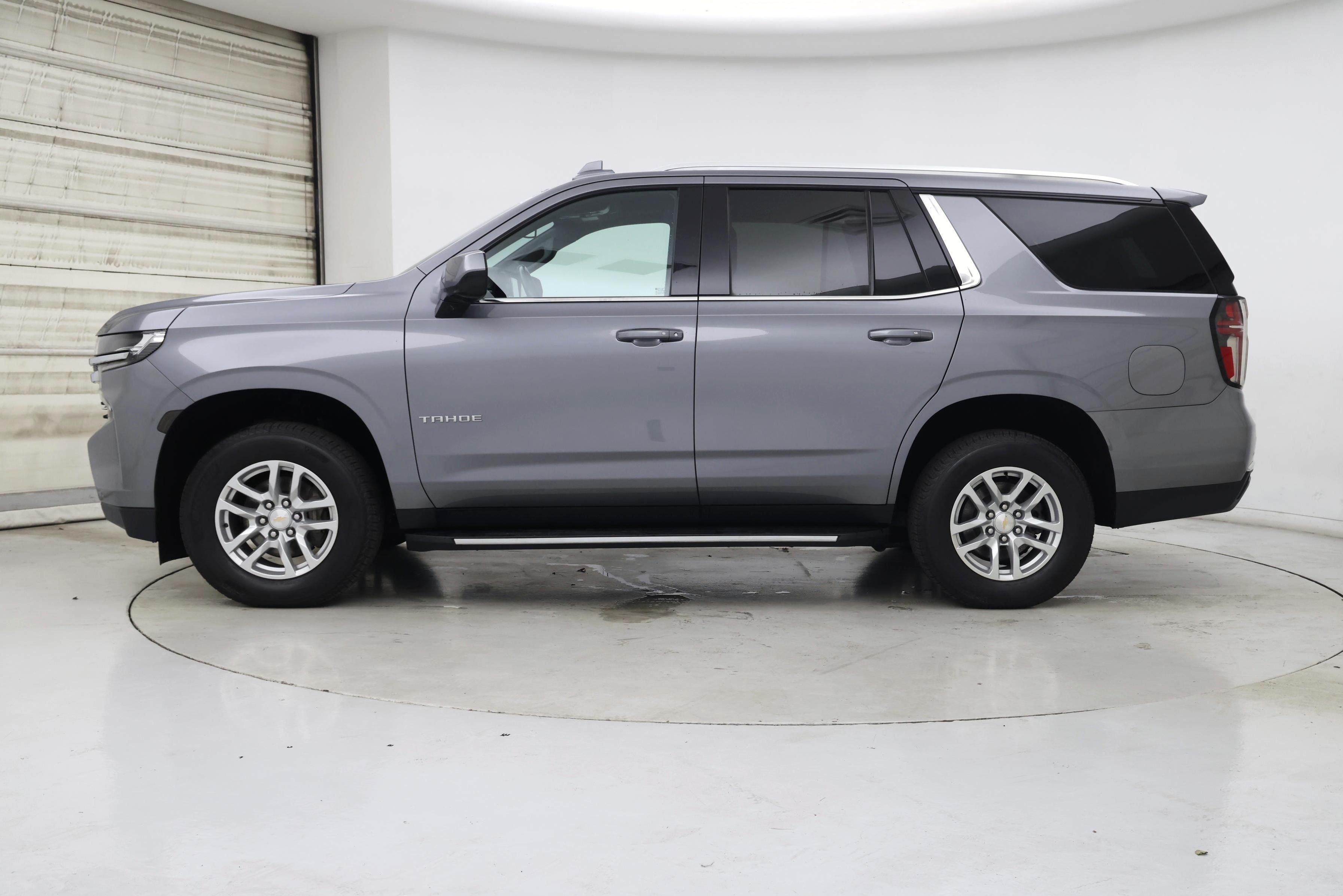 Thumbnail: 2022 Chevrolet Tahoe - 3