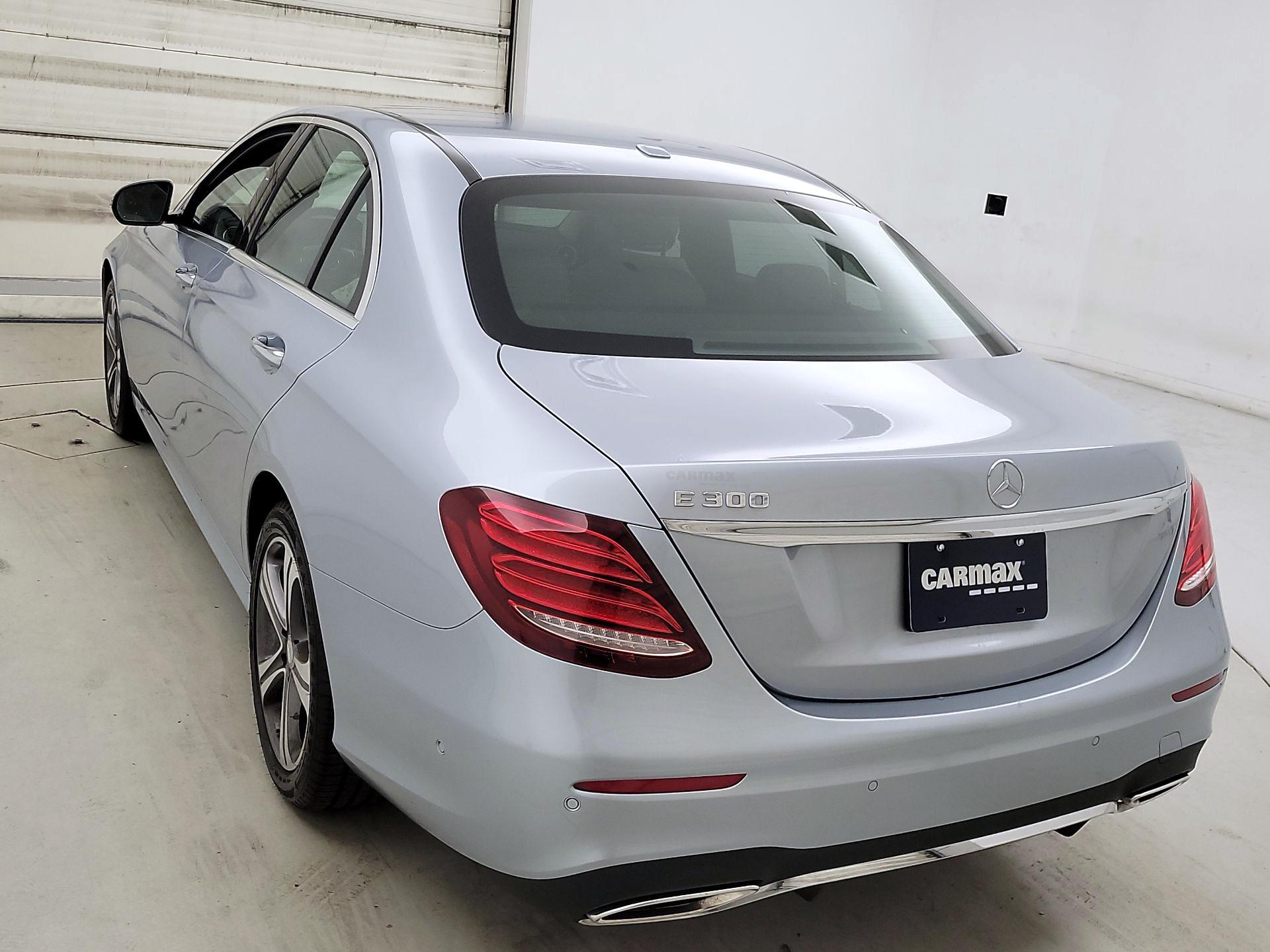 Thumbnail: 2017 Mercedes-Benz E-Class - 7