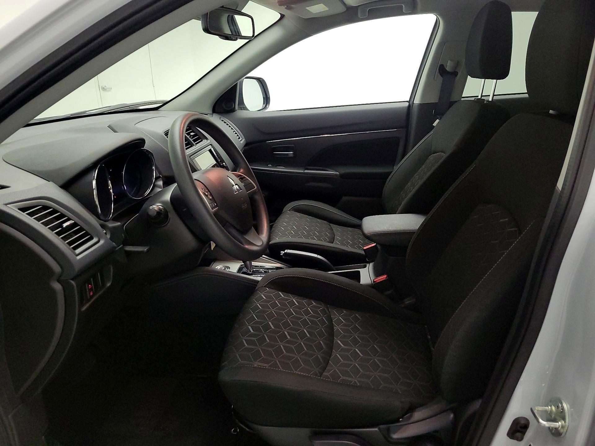 Thumbnail: 2023 Mitsubishi Outlander Sport - 11