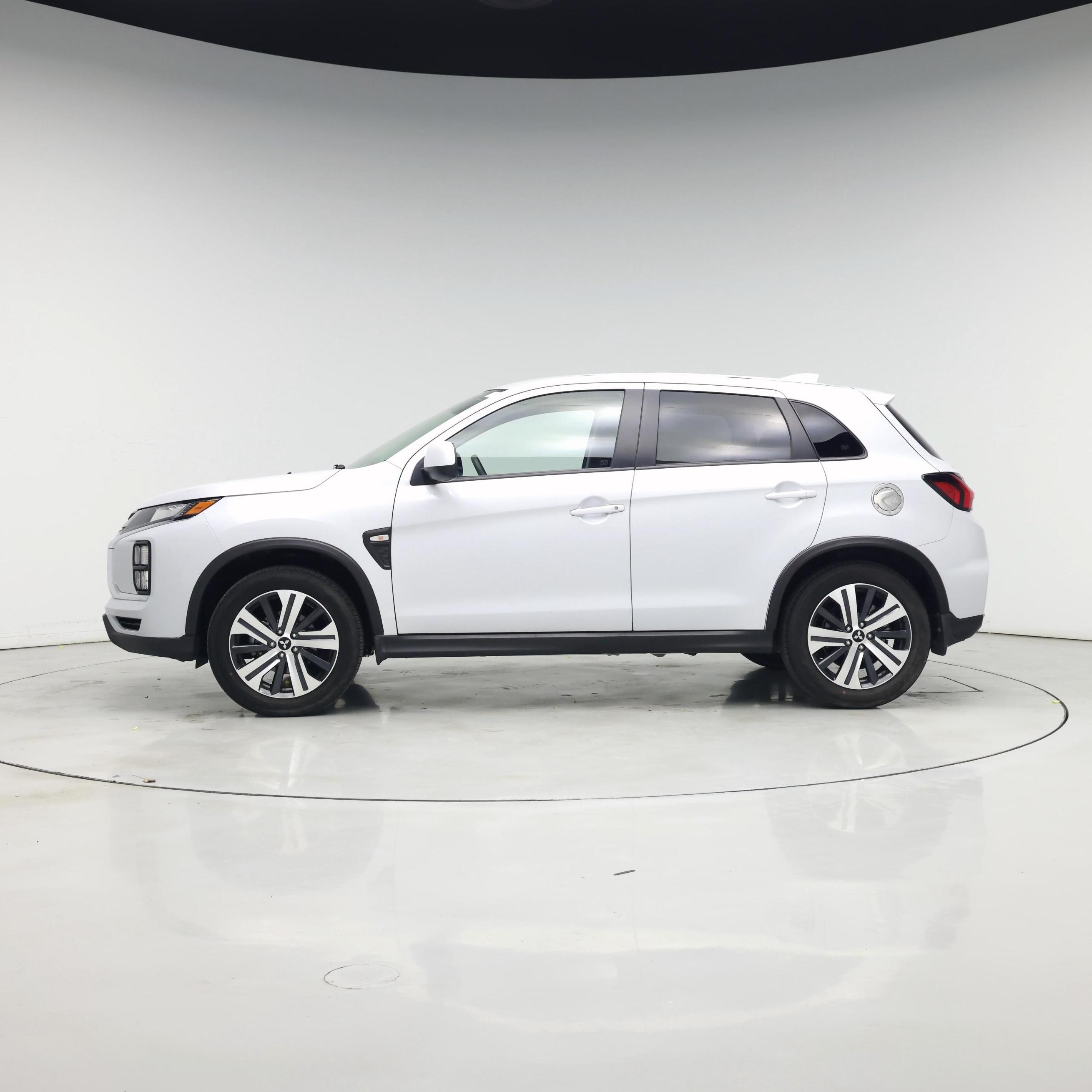 Thumbnail: 2023 Mitsubishi Outlander Sport - 3