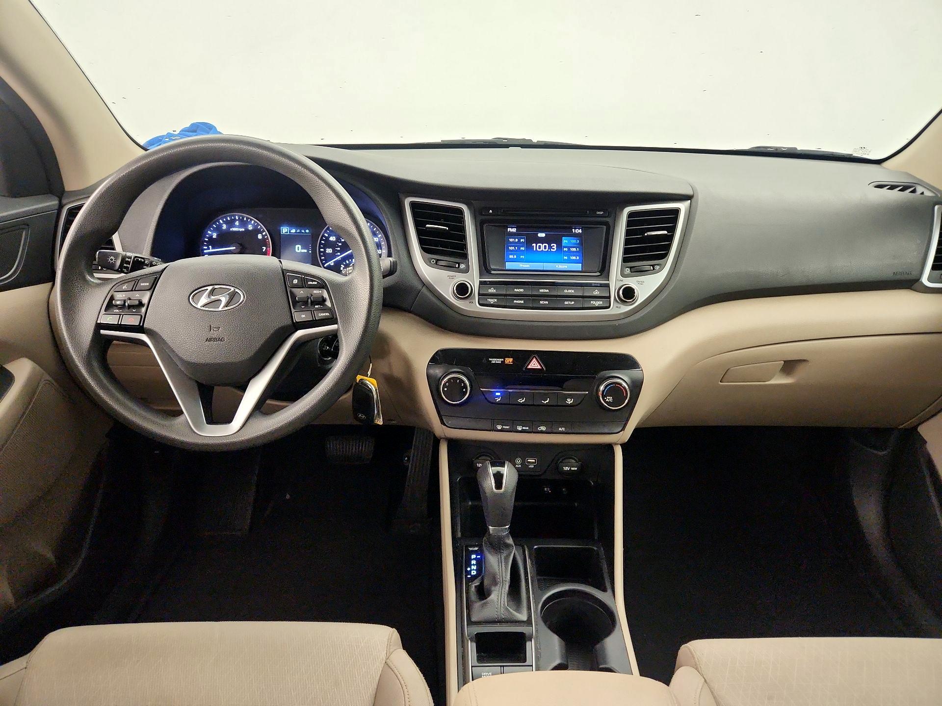 Thumbnail: 2016 Hyundai Tucson - 9