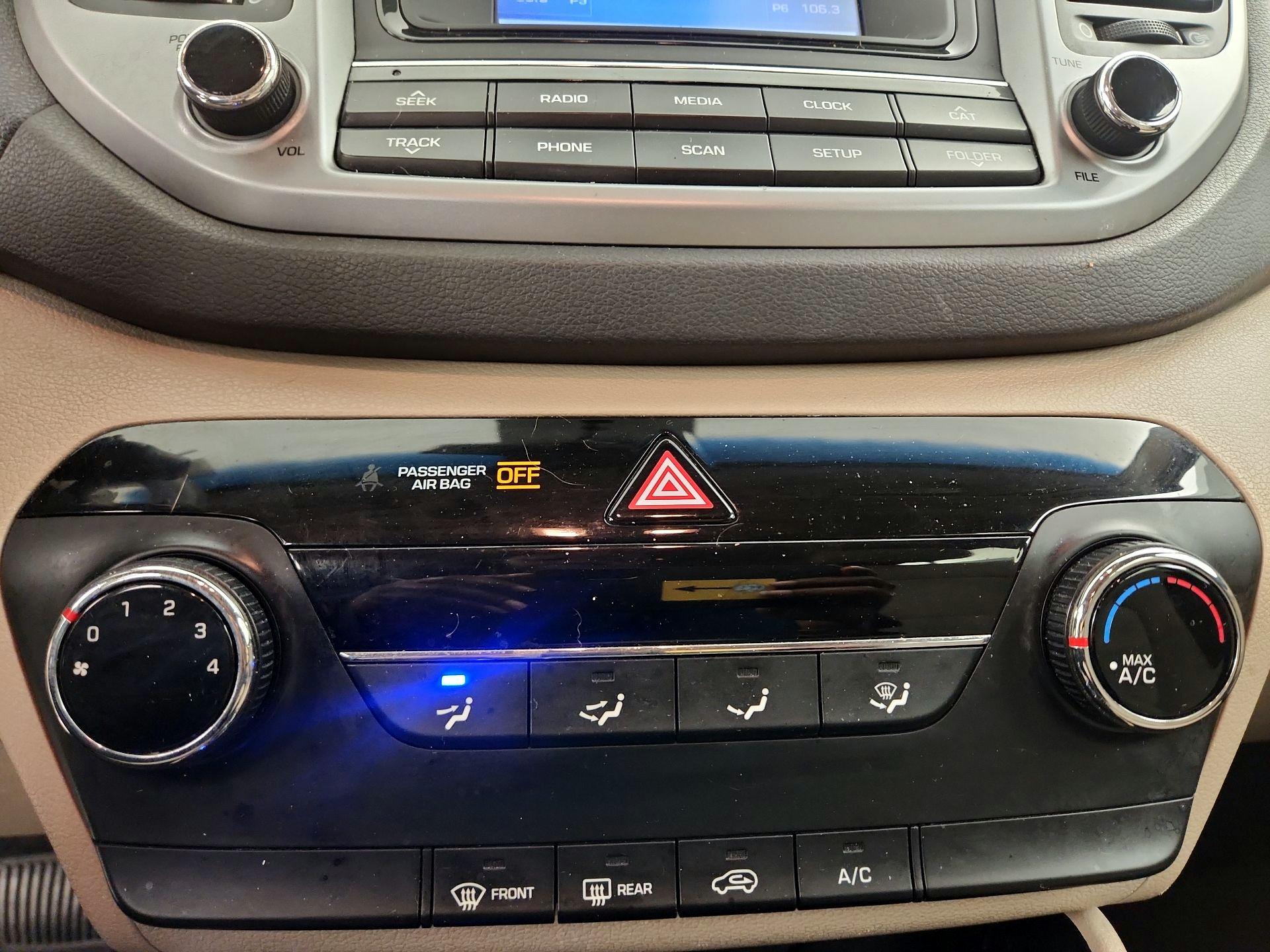 Thumbnail: 2016 Hyundai Tucson - 16