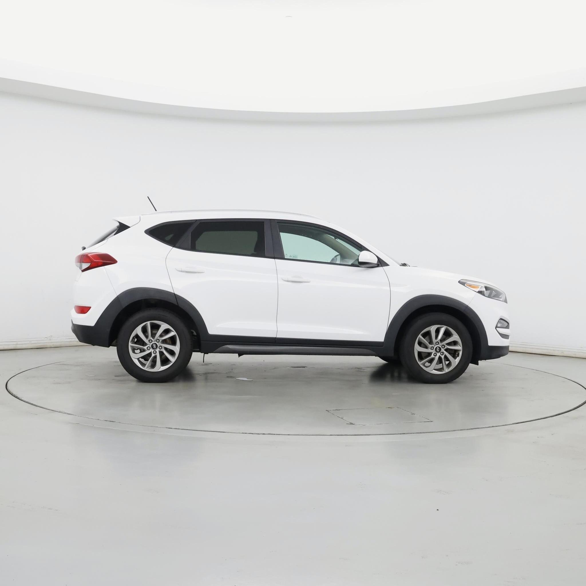 Thumbnail: 2016 Hyundai Tucson - 7