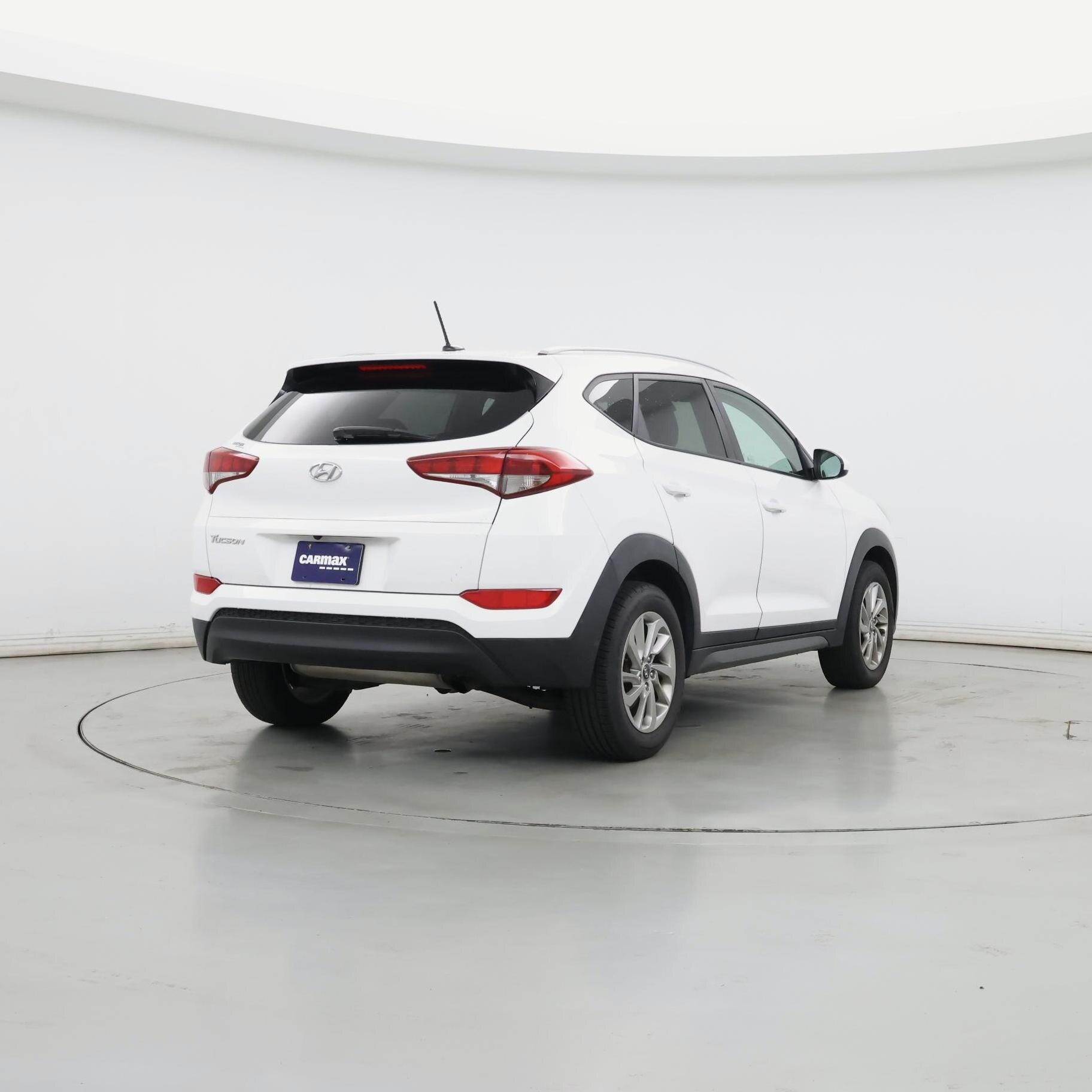Thumbnail: 2016 Hyundai Tucson - 8