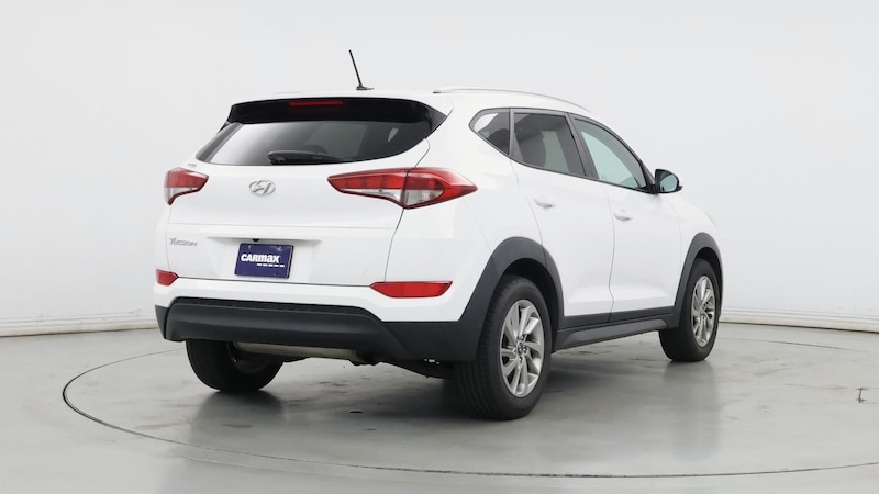 2016 Hyundai Tucson SE 8