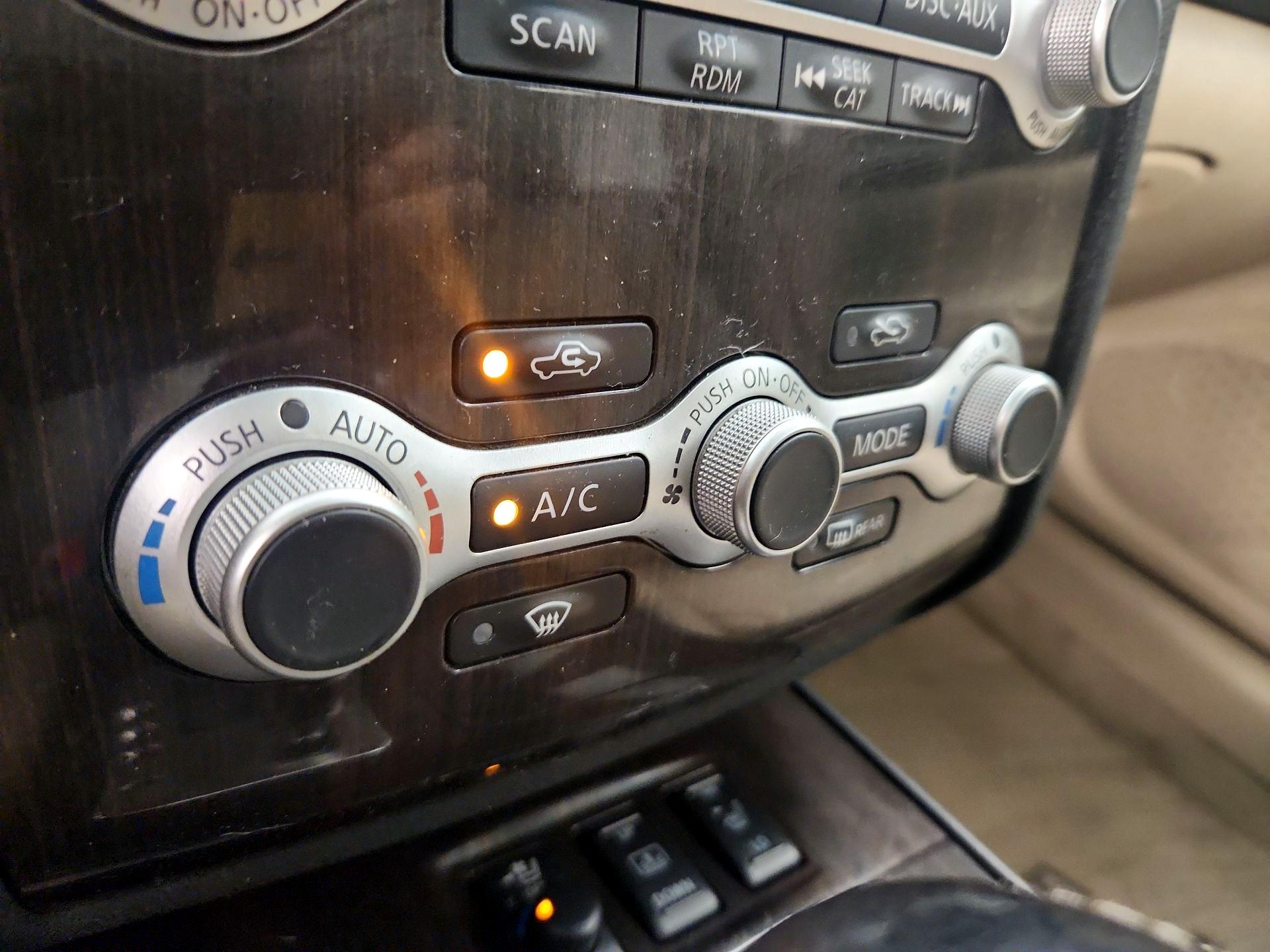Thumbnail: 2013 Nissan Maxima - 17