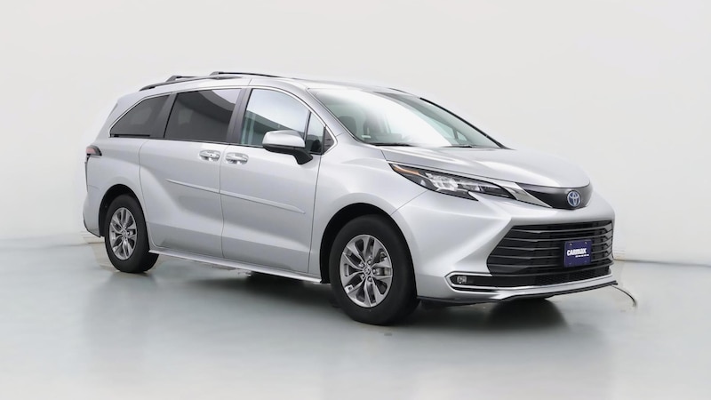 2024 Toyota Sienna XLE Hero Image