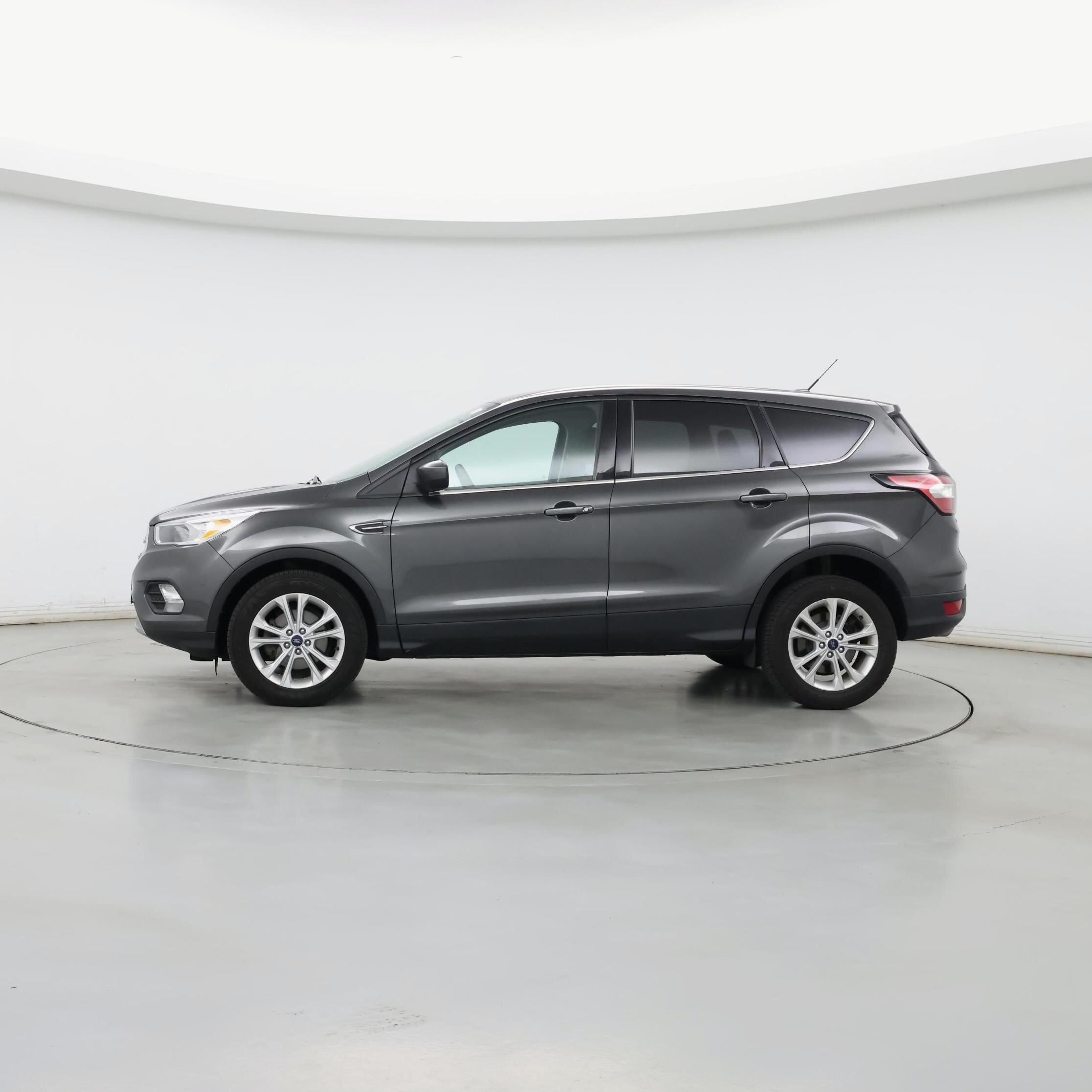 Thumbnail: 2017 Ford Escape - 3