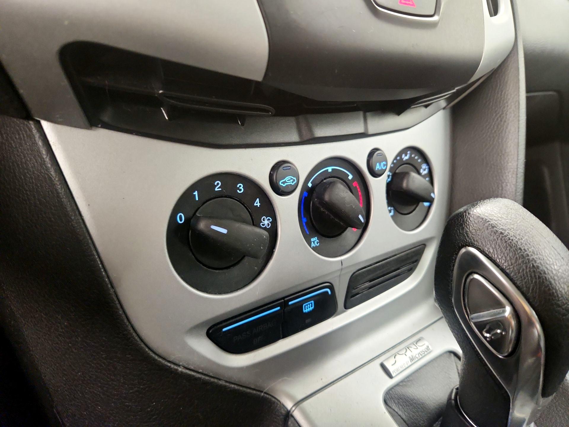 Thumbnail: 2014 Ford Focus - 15
