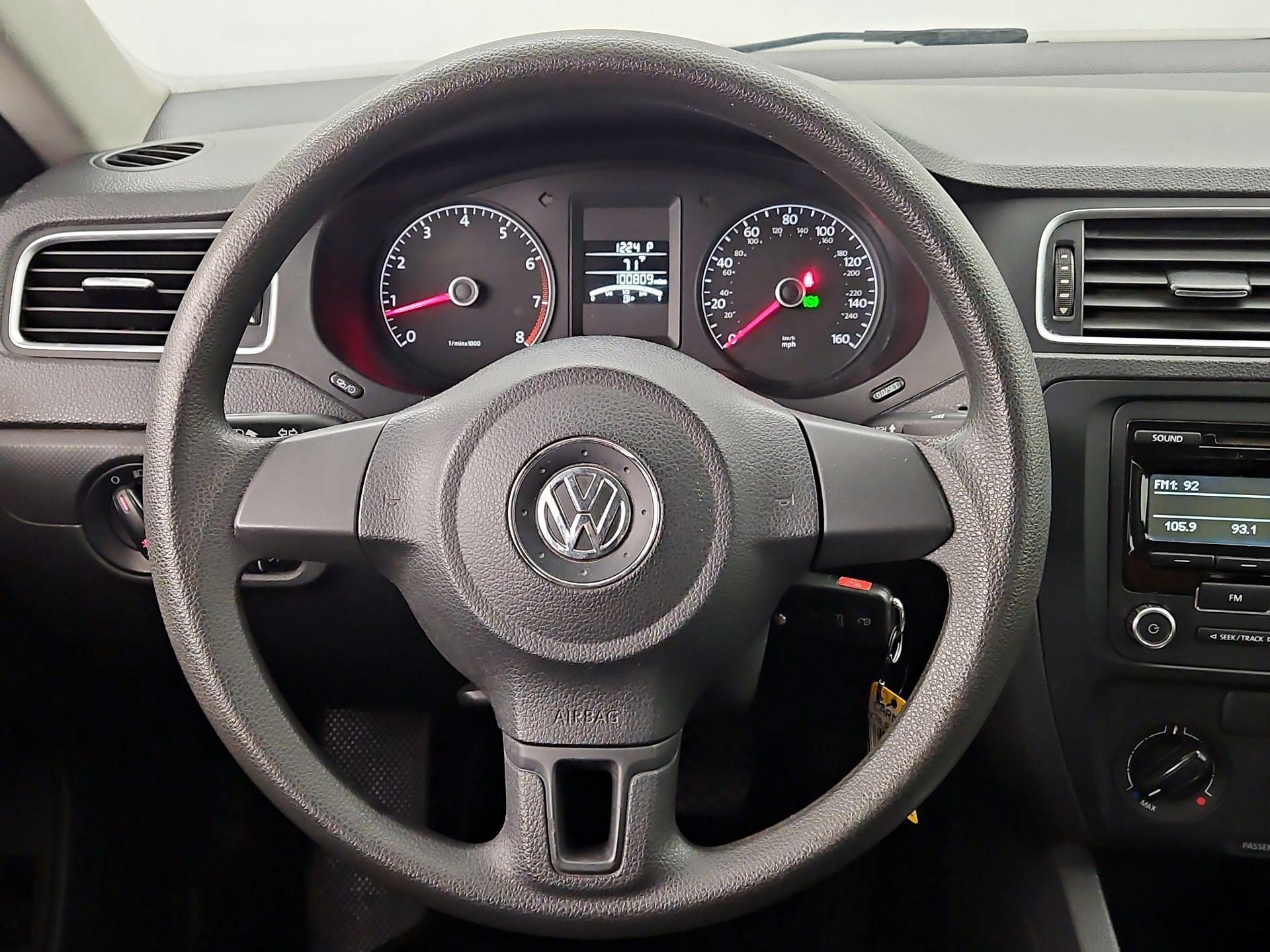 Thumbnail: 2014 Volkswagen Jetta - 10