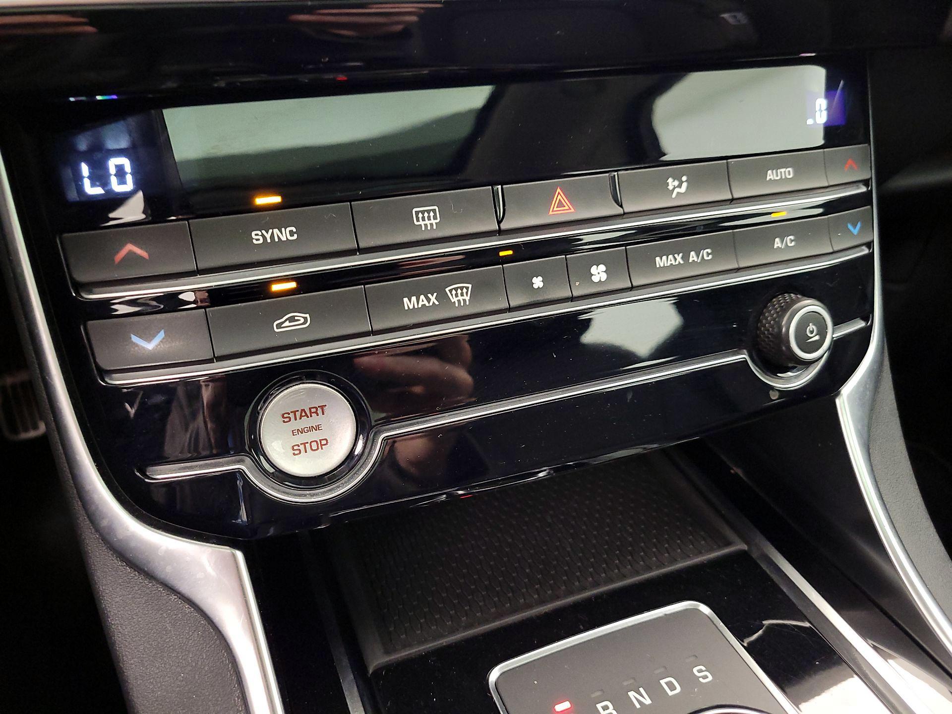 Thumbnail: 2019 Jaguar XE - 16