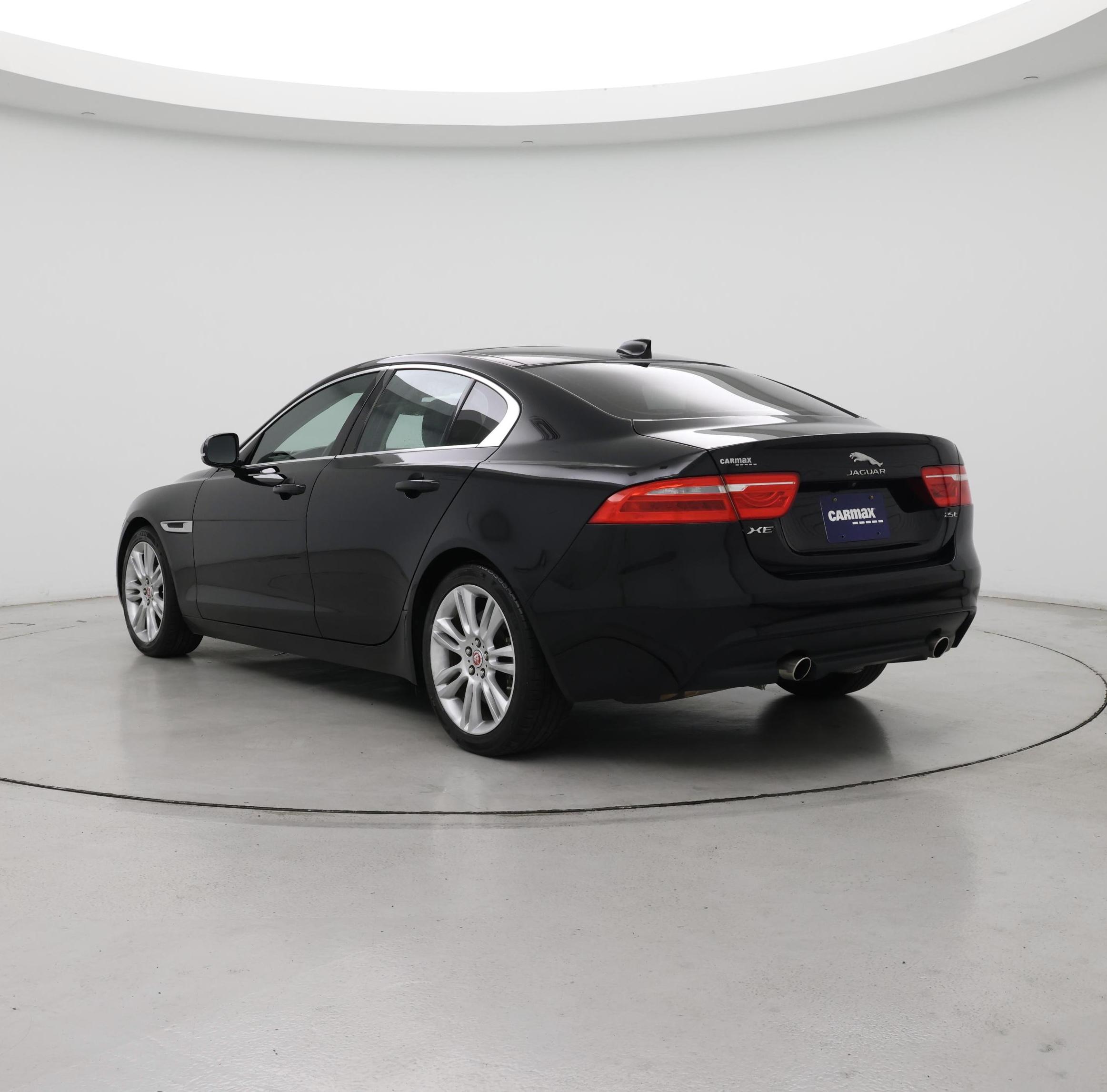 Thumbnail: 2019 Jaguar XE - 2
