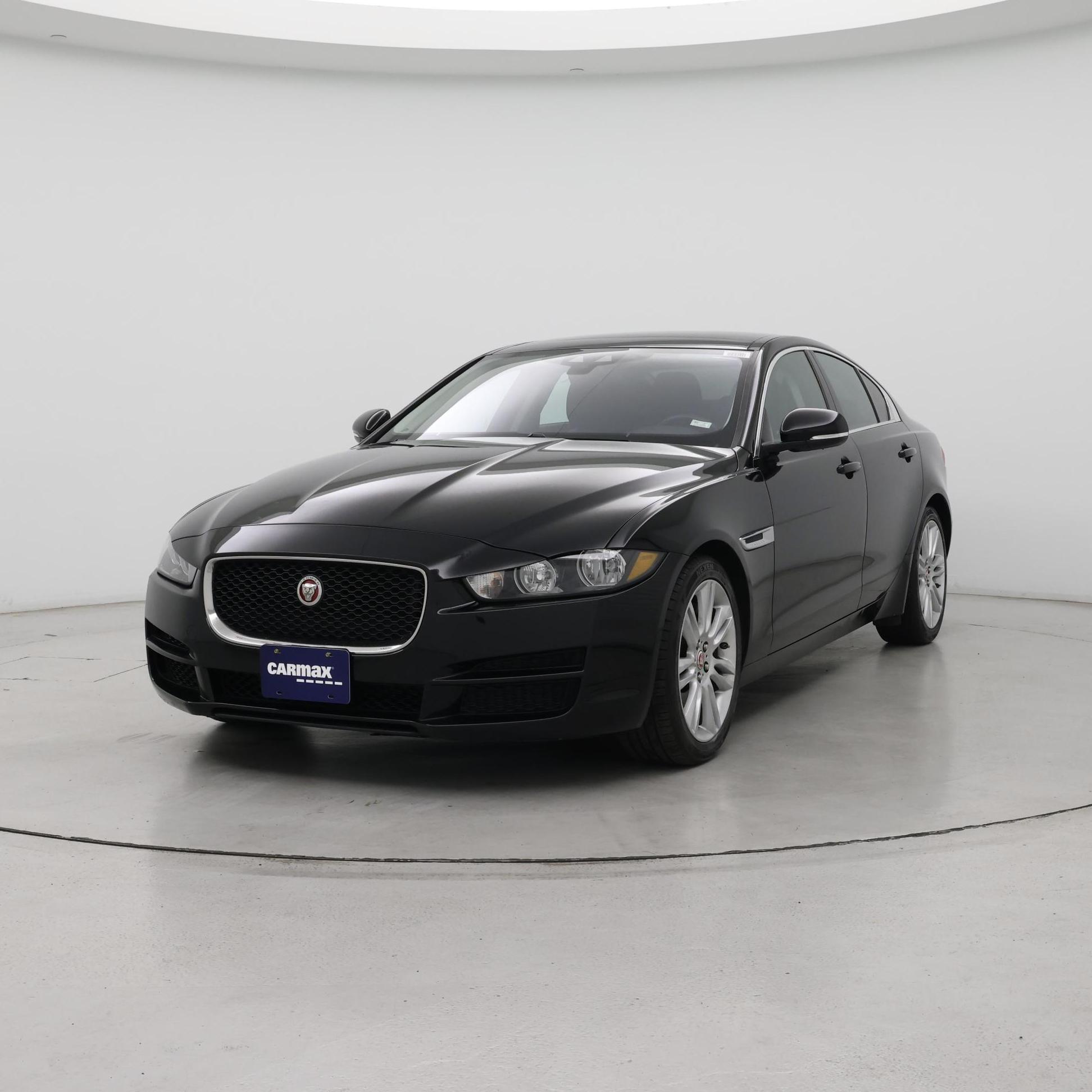 Thumbnail: 2019 Jaguar XE - 4