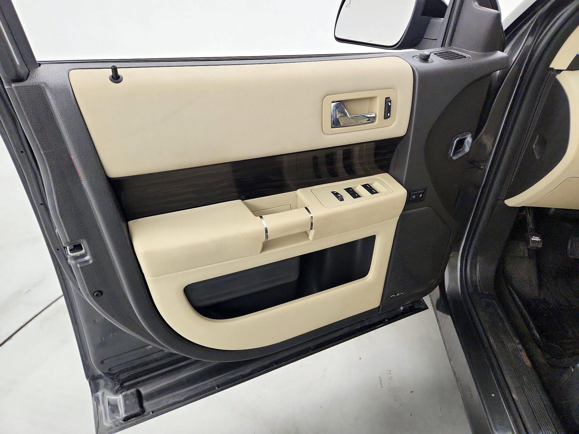 Thumbnail: 2016 Ford Flex - 12