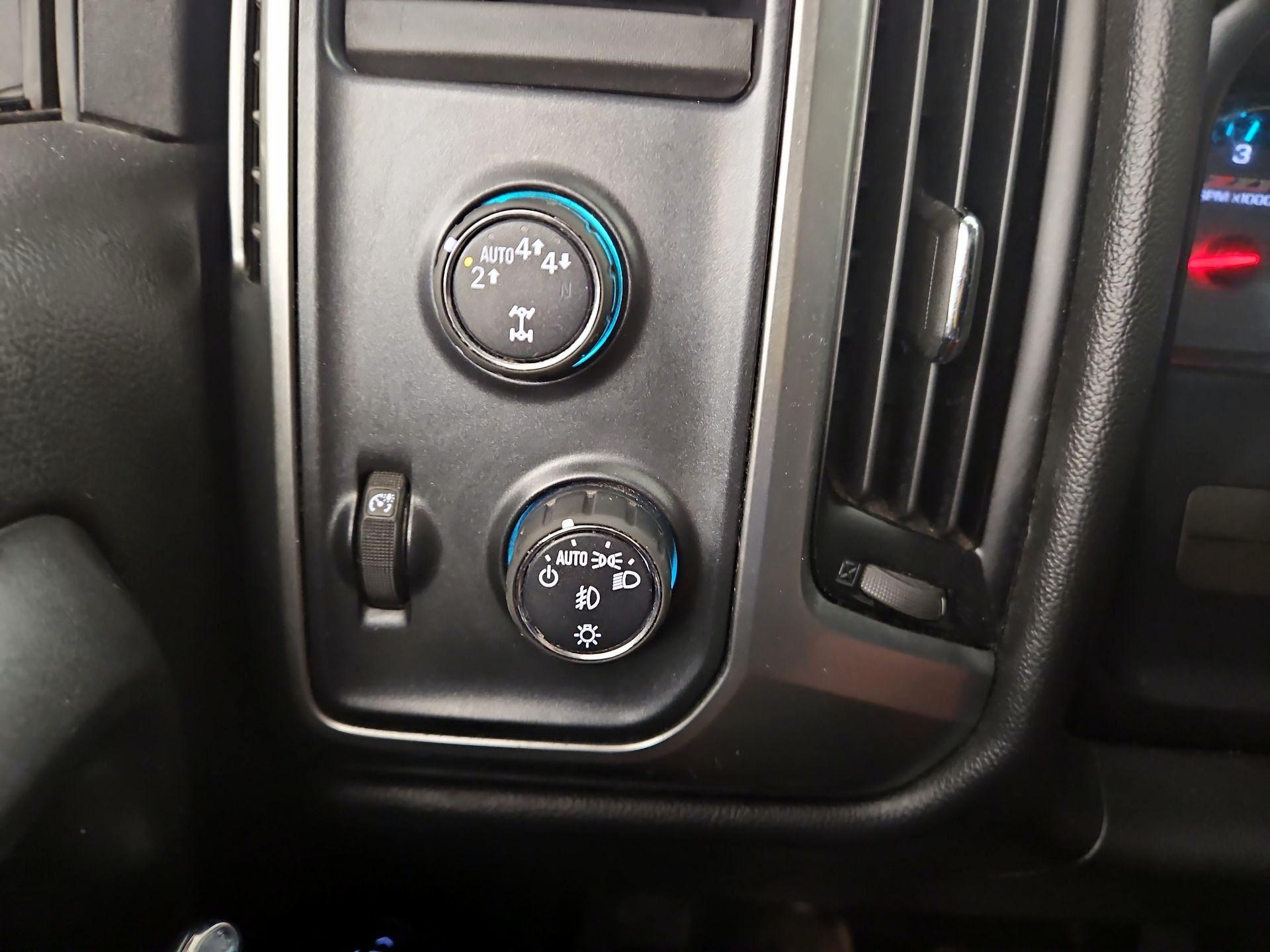 Thumbnail: 2017 Chevrolet Silverado 1500 - 13