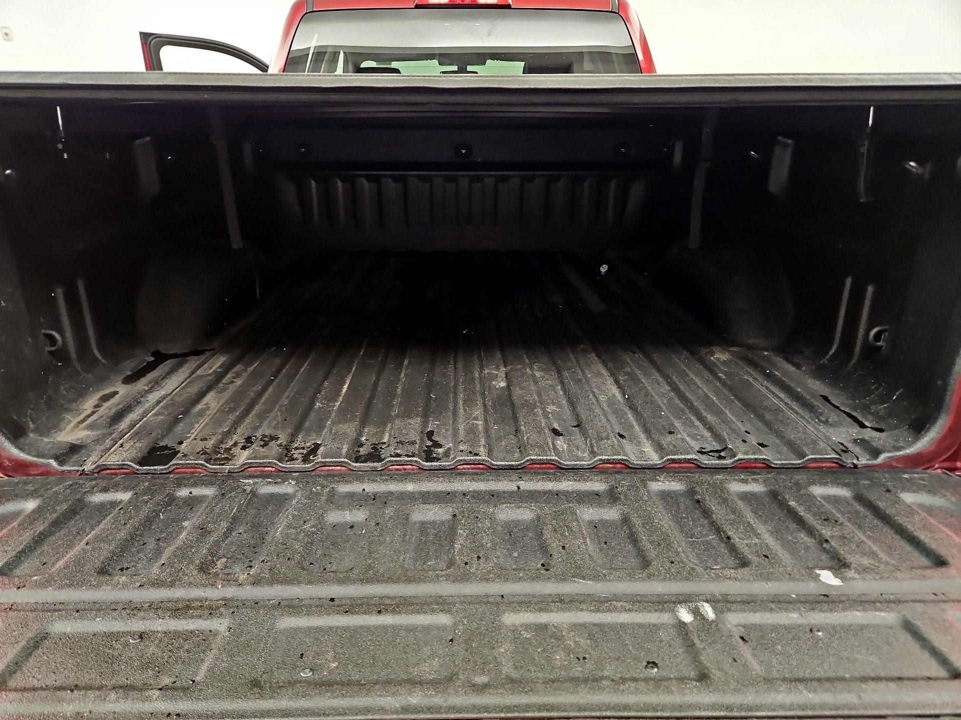 Thumbnail: 2017 Chevrolet Silverado 1500 - 19