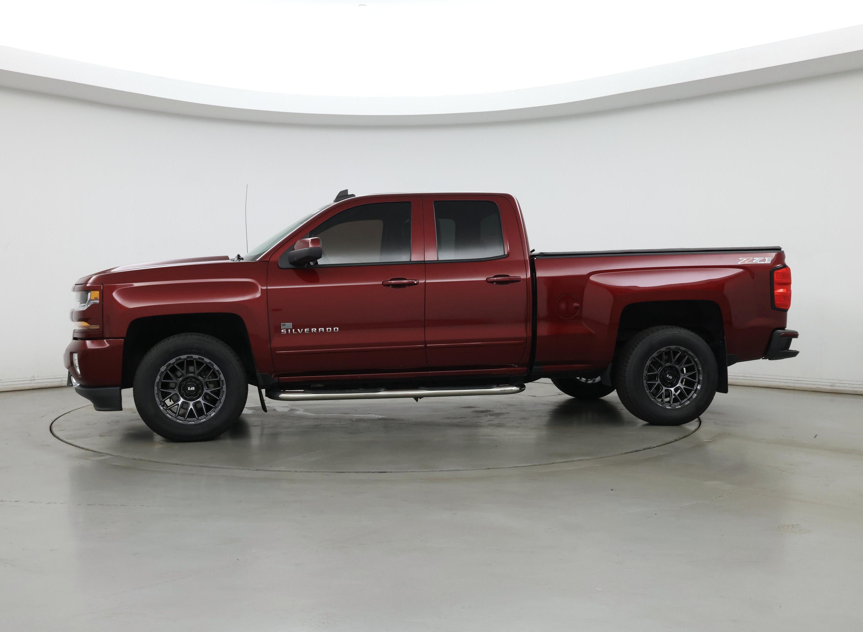 Thumbnail: 2017 Chevrolet Silverado 1500 - 3