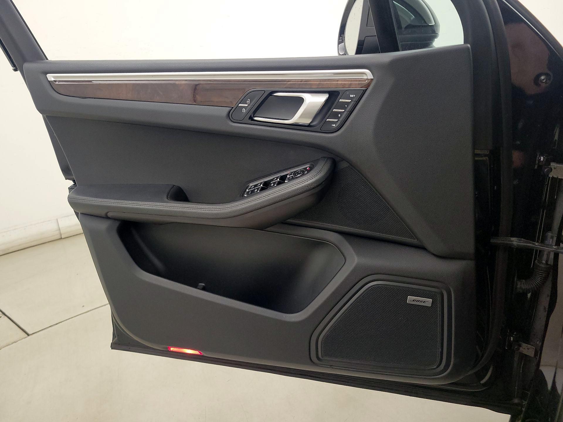 Thumbnail: 2019 Porsche Macan - 12