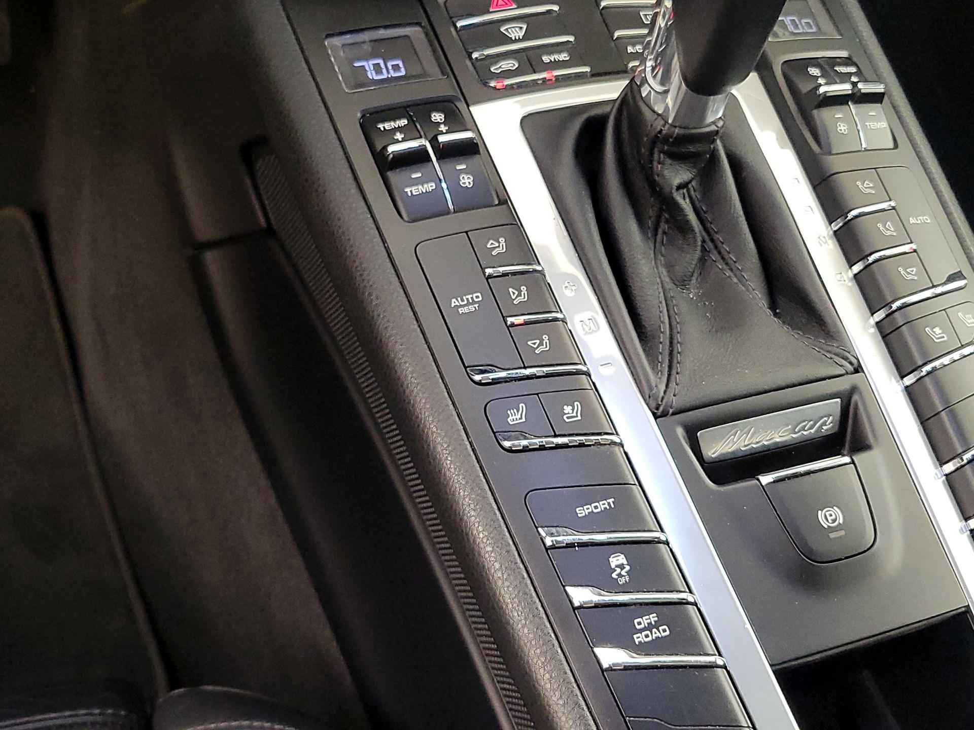 Thumbnail: 2019 Porsche Macan - 17