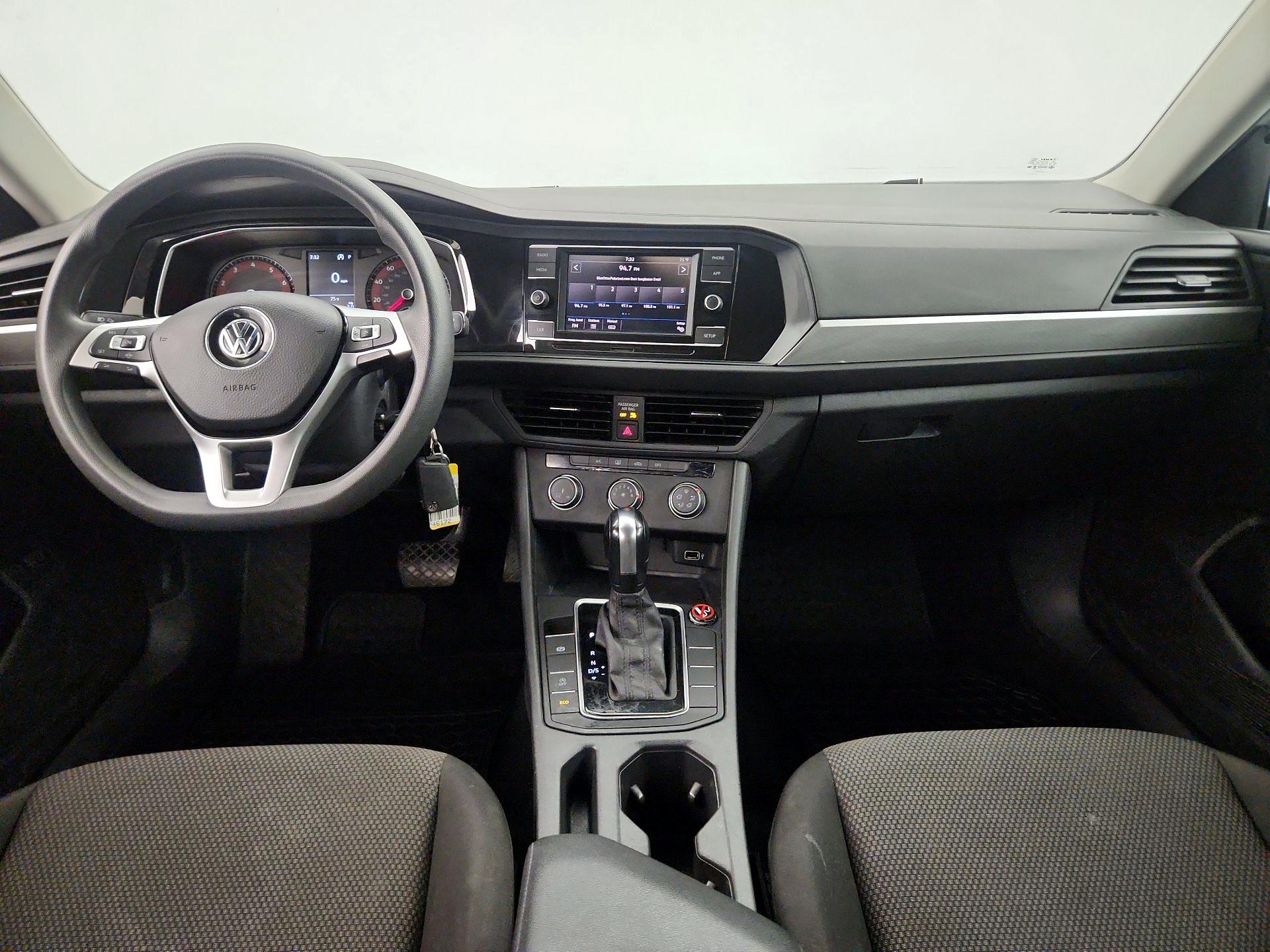 Thumbnail: 2019 Volkswagen Jetta - 9