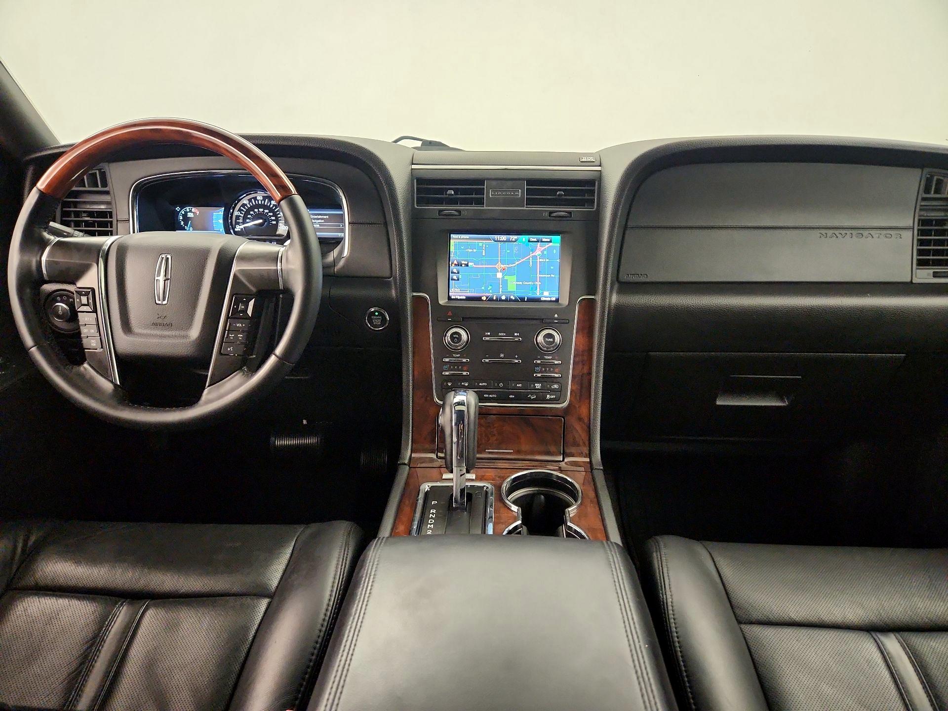 Thumbnail: 2015 Lincoln Navigator - 9