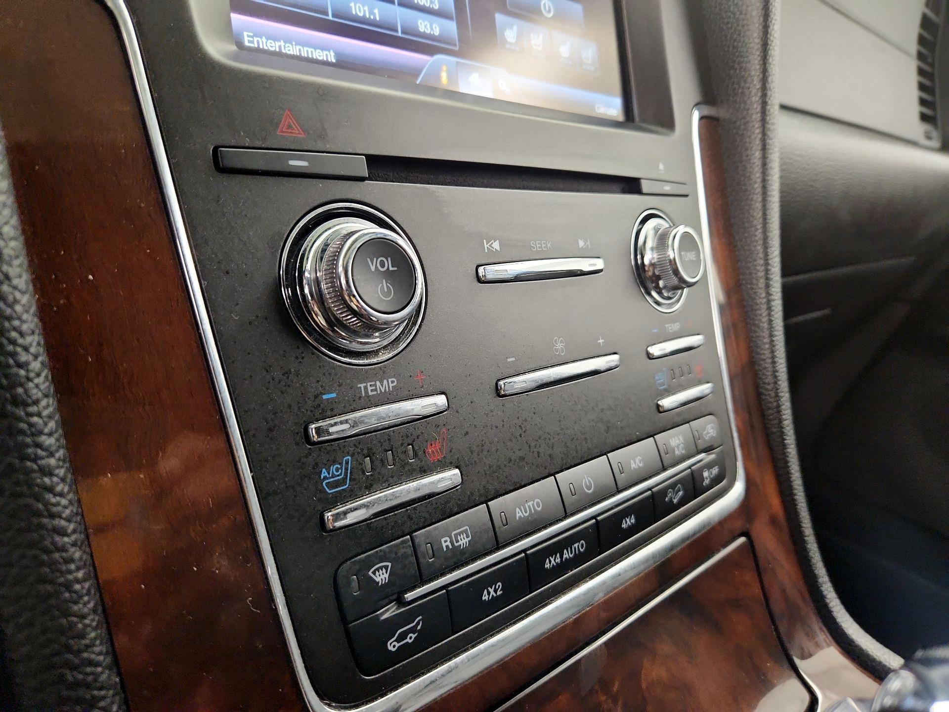 Thumbnail: 2015 Lincoln Navigator - 17