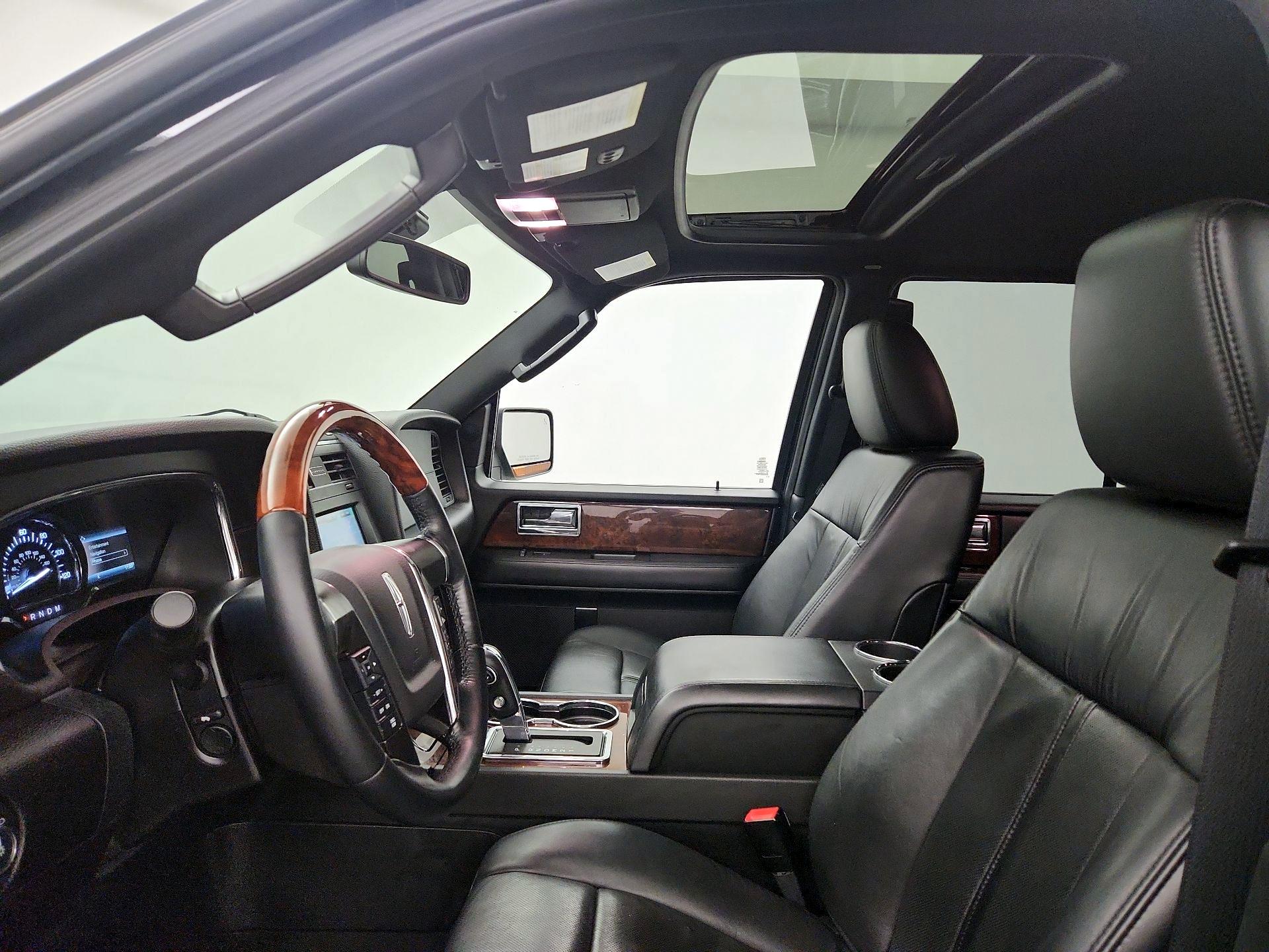 Thumbnail: 2015 Lincoln Navigator - 20