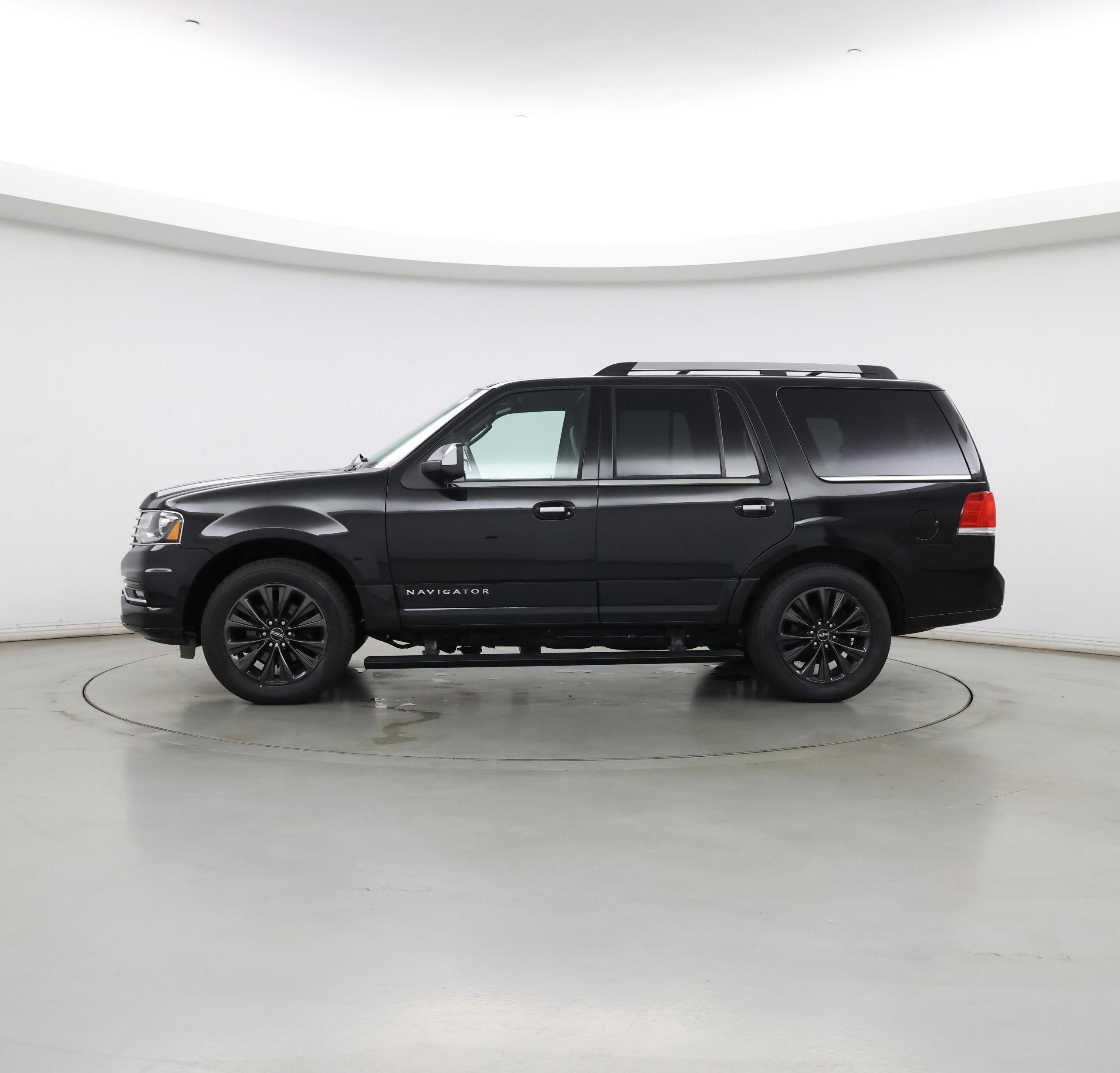 Thumbnail: 2015 Lincoln Navigator - 3