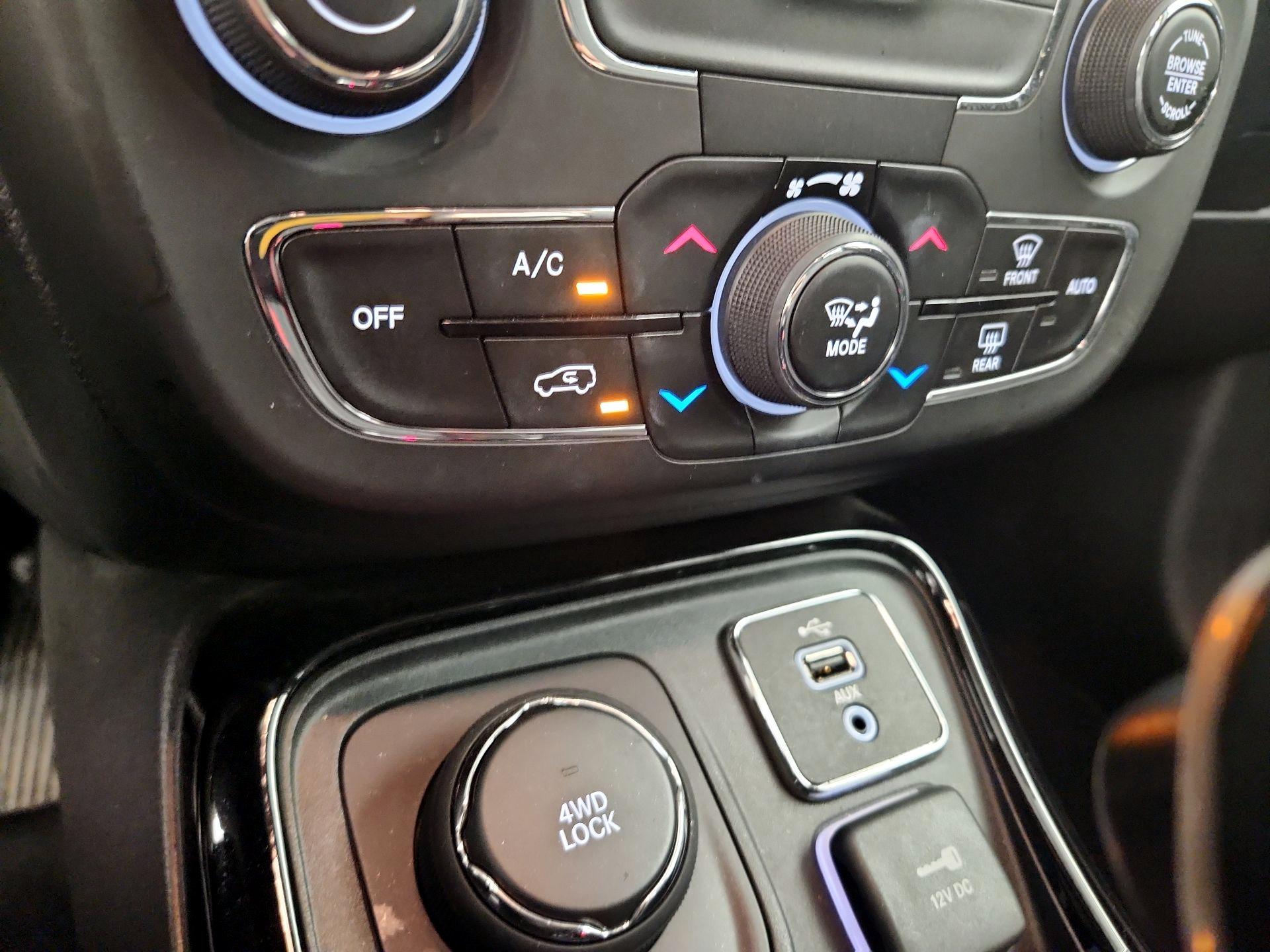 Thumbnail: 2018 Jeep Compass - 17