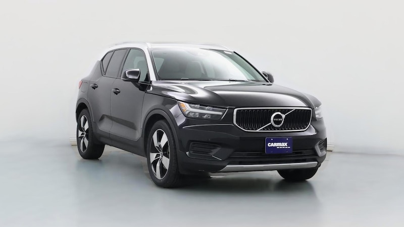 2020 Volvo XC40 T5 Momentum Hero Image