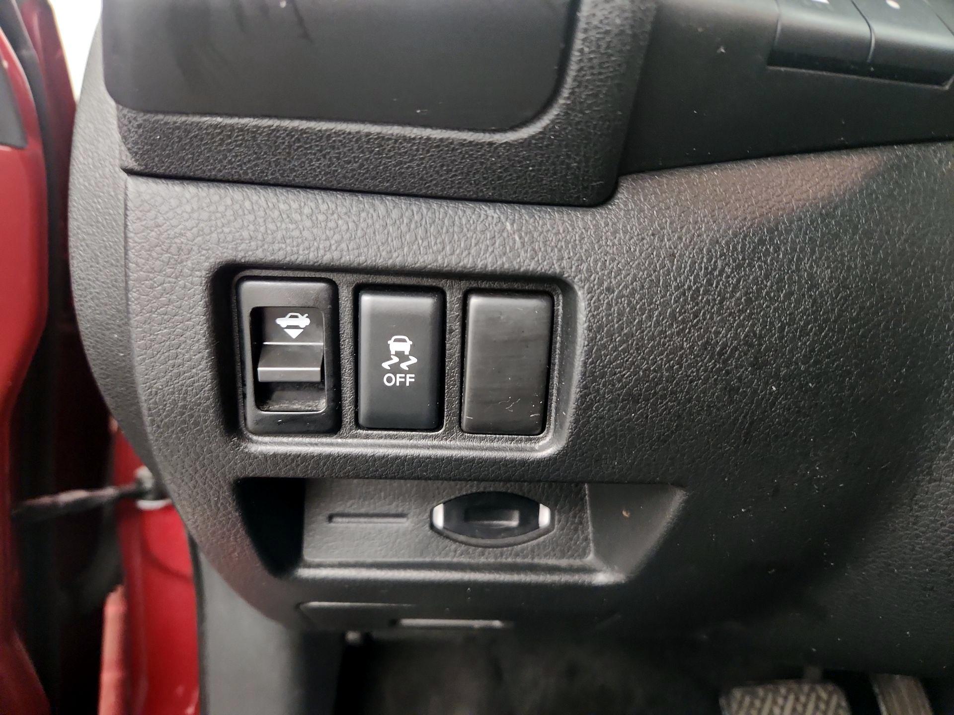 Thumbnail: 2013 Nissan Altima - 13