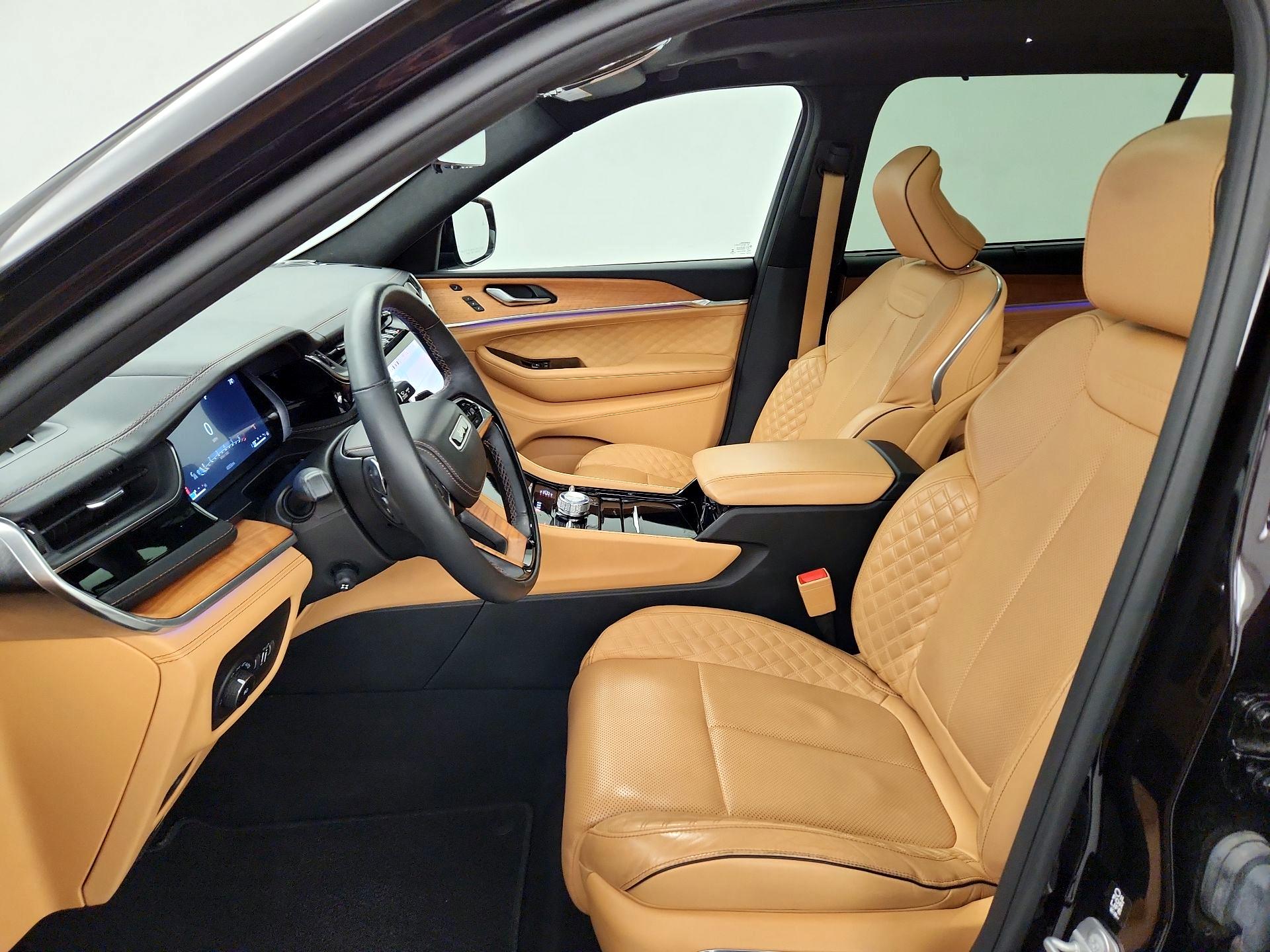 Thumbnail: 2023 Jeep Grand Cherokee L - 11