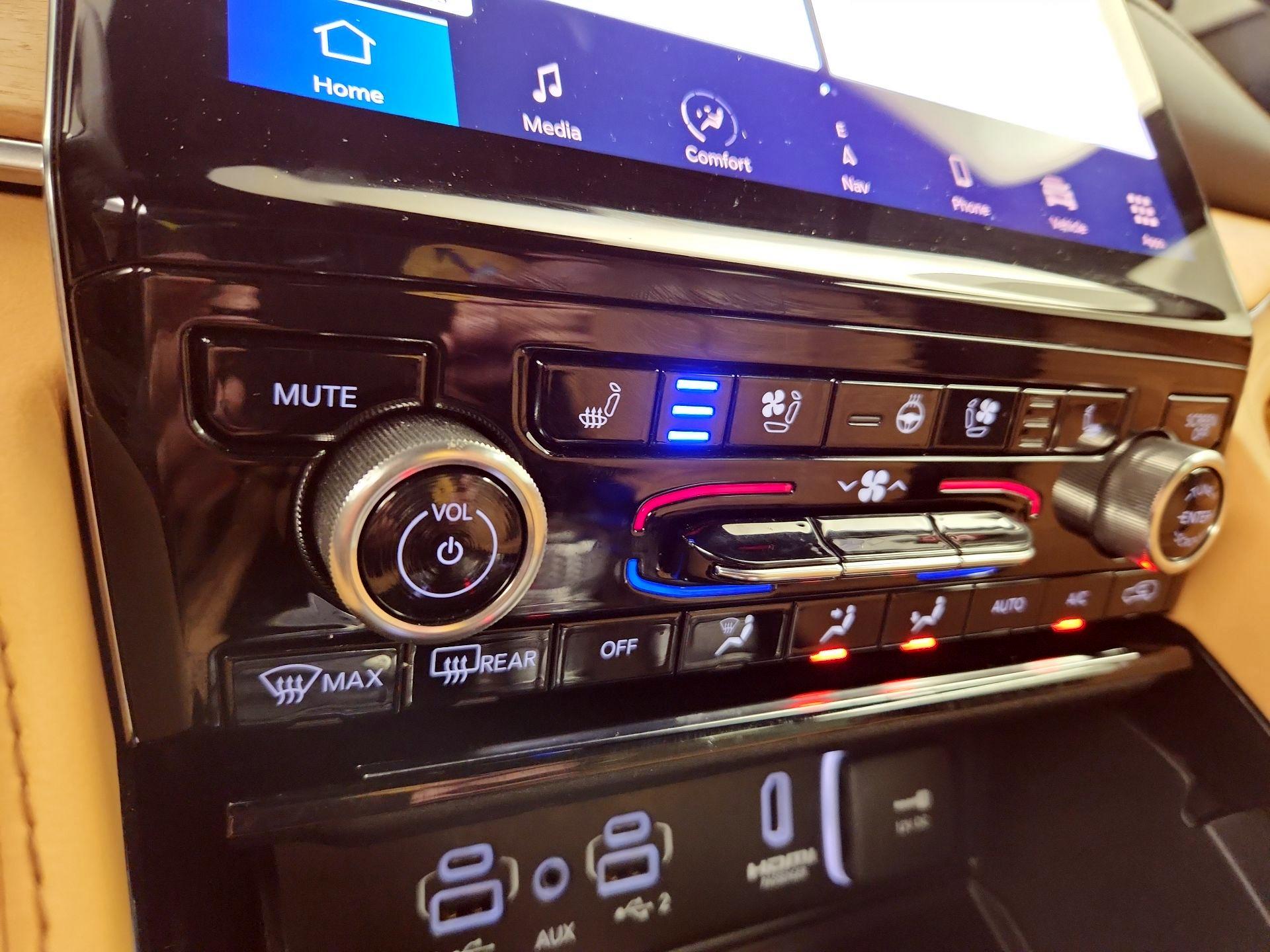 Thumbnail: 2023 Jeep Grand Cherokee L - 17