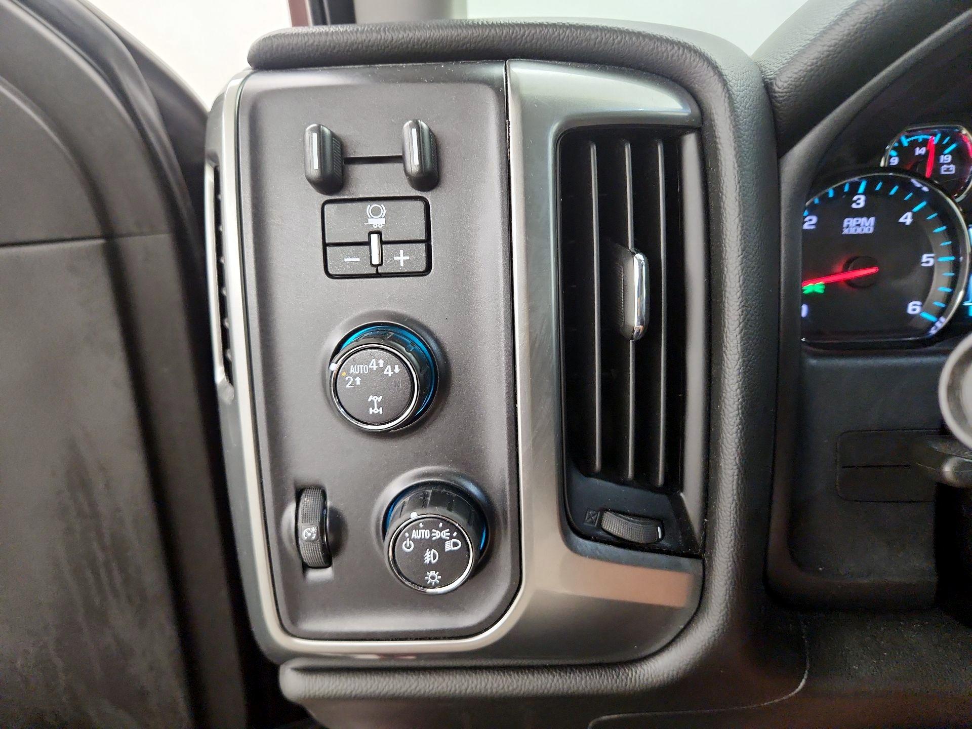 Thumbnail: 2017 Chevrolet Silverado 1500 - 13