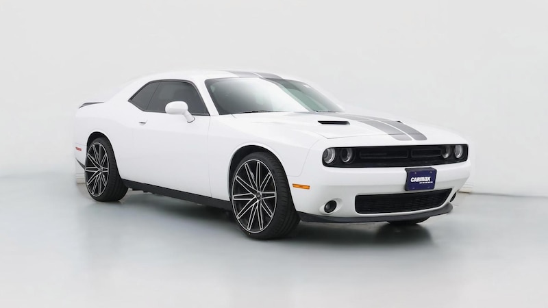 2017 Dodge Challenger SXT Hero Image