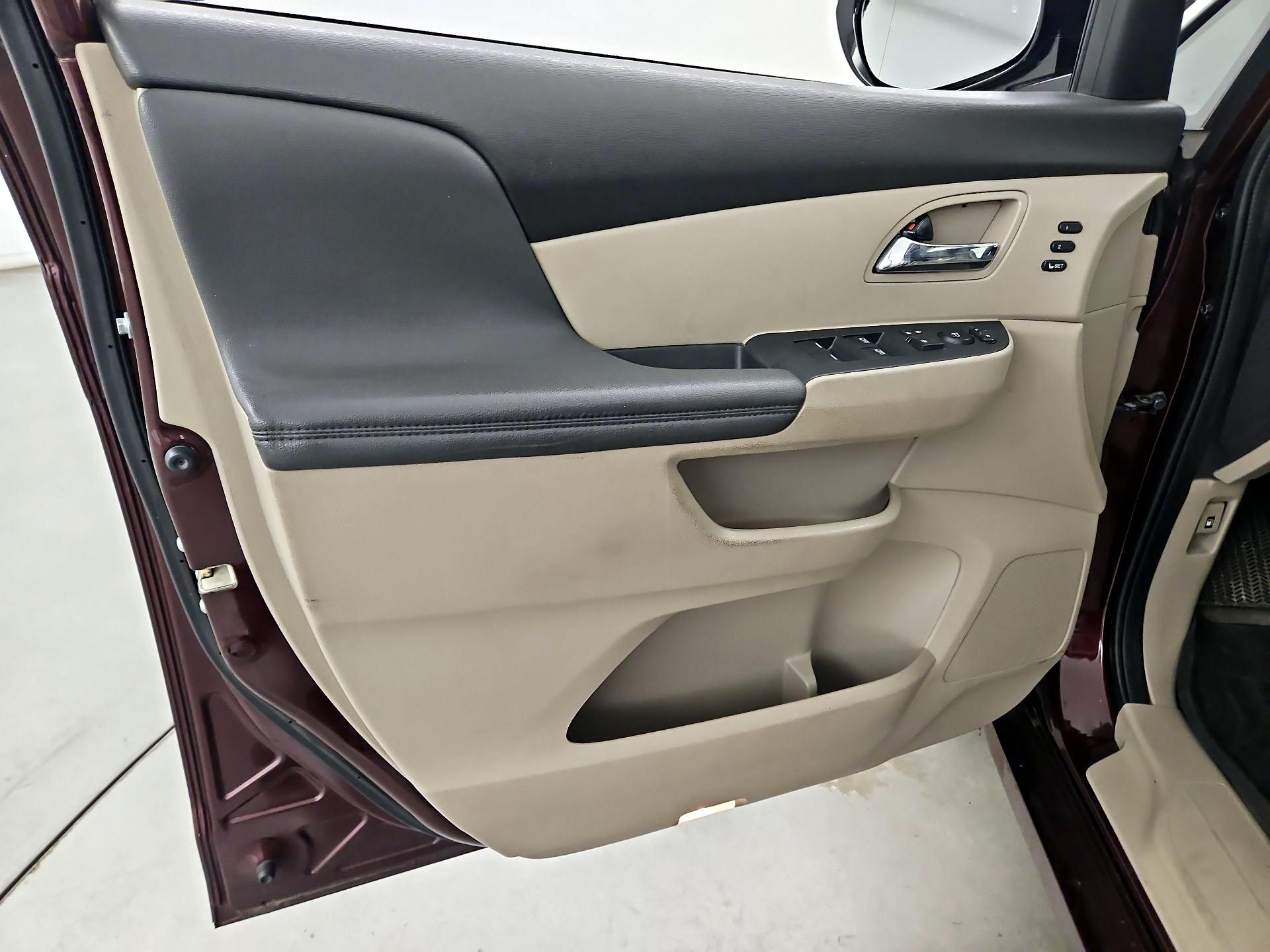 Thumbnail: 2015 Honda Odyssey - 12