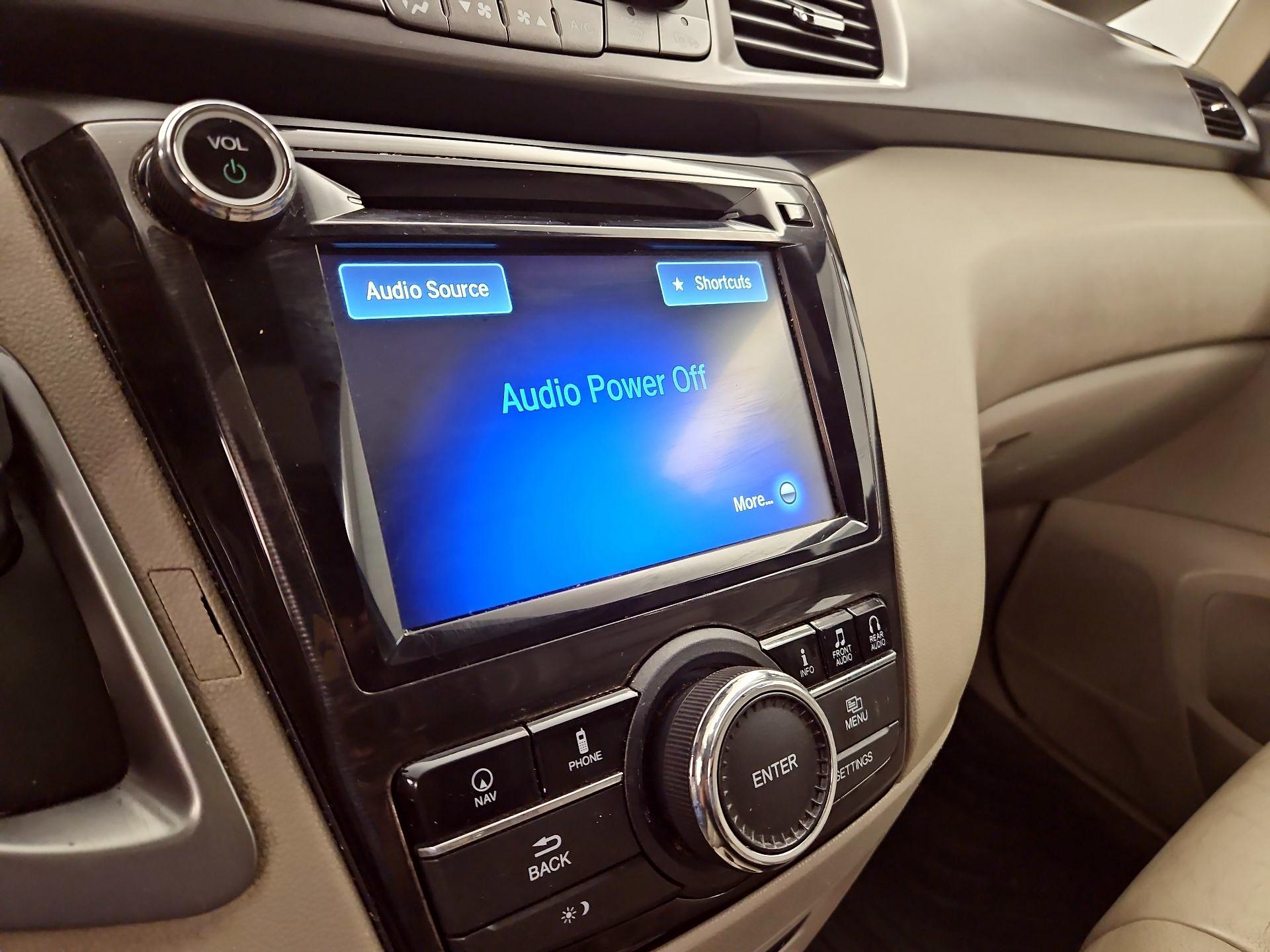 Thumbnail: 2015 Honda Odyssey - 16