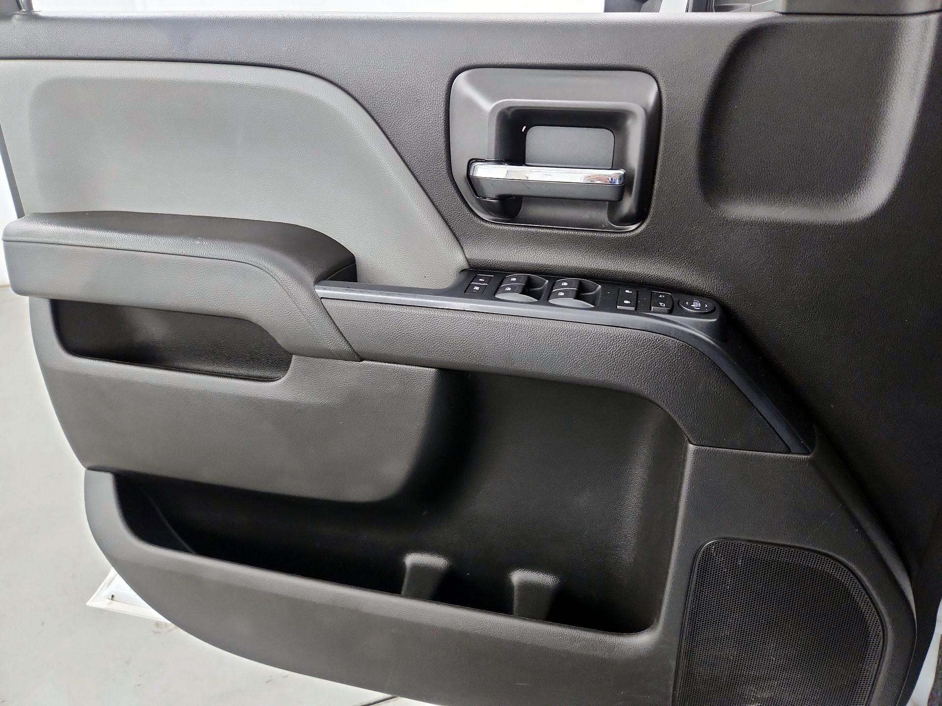 Thumbnail: 2019 Chevrolet Silverado 3500 - 12