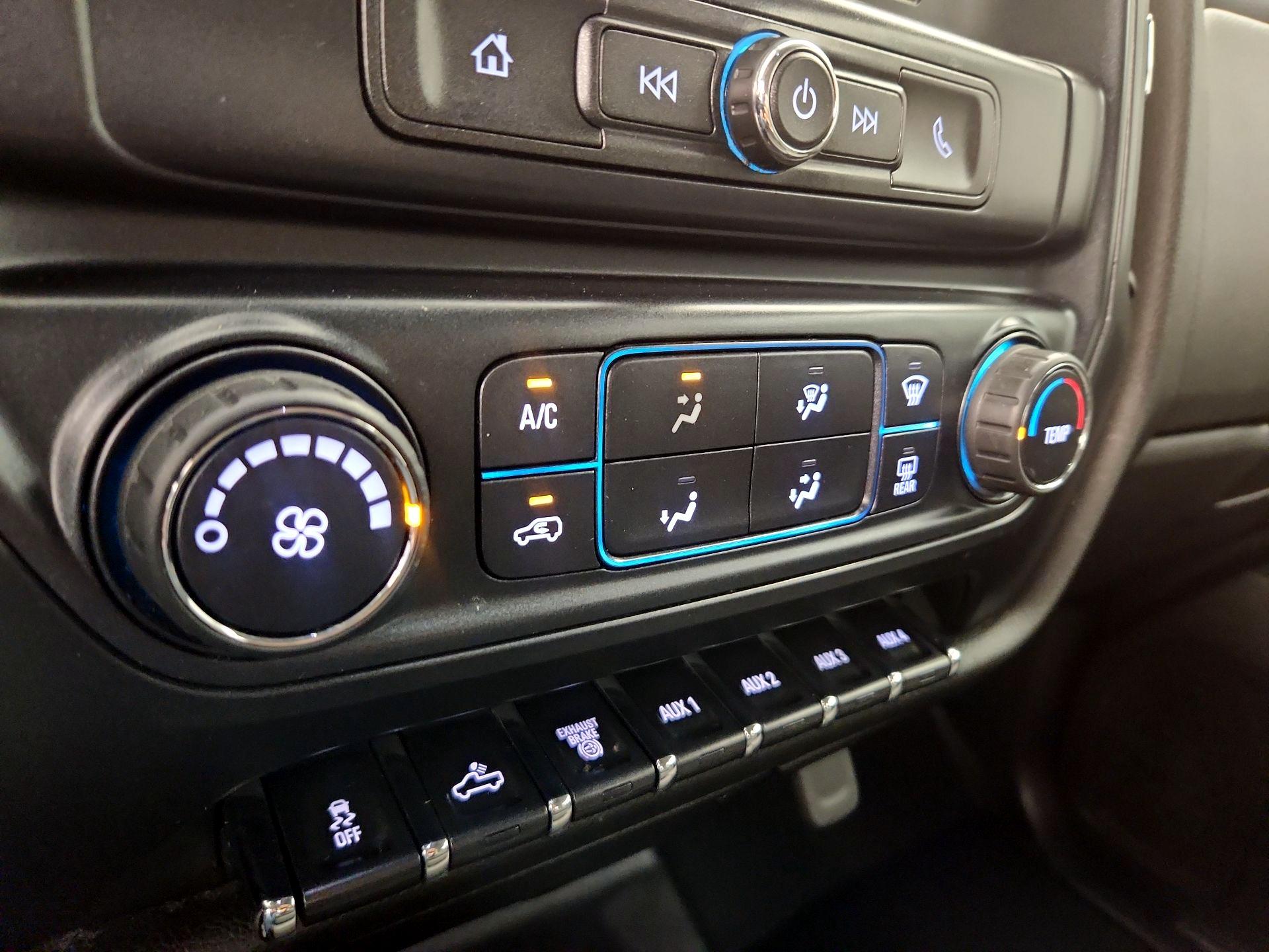 Thumbnail: 2019 Chevrolet Silverado 3500 - 16