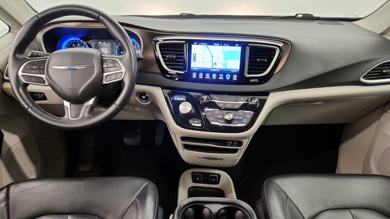 2017 Chrysler Pacifica Touring L 9