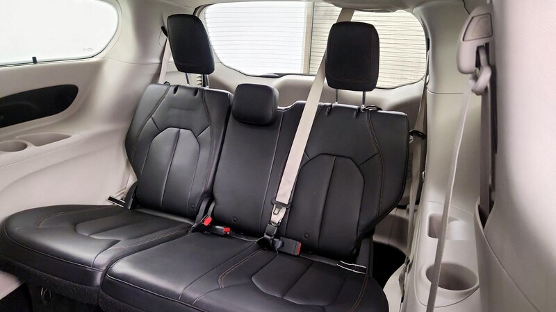 2017 Chrysler Pacifica Touring L 21